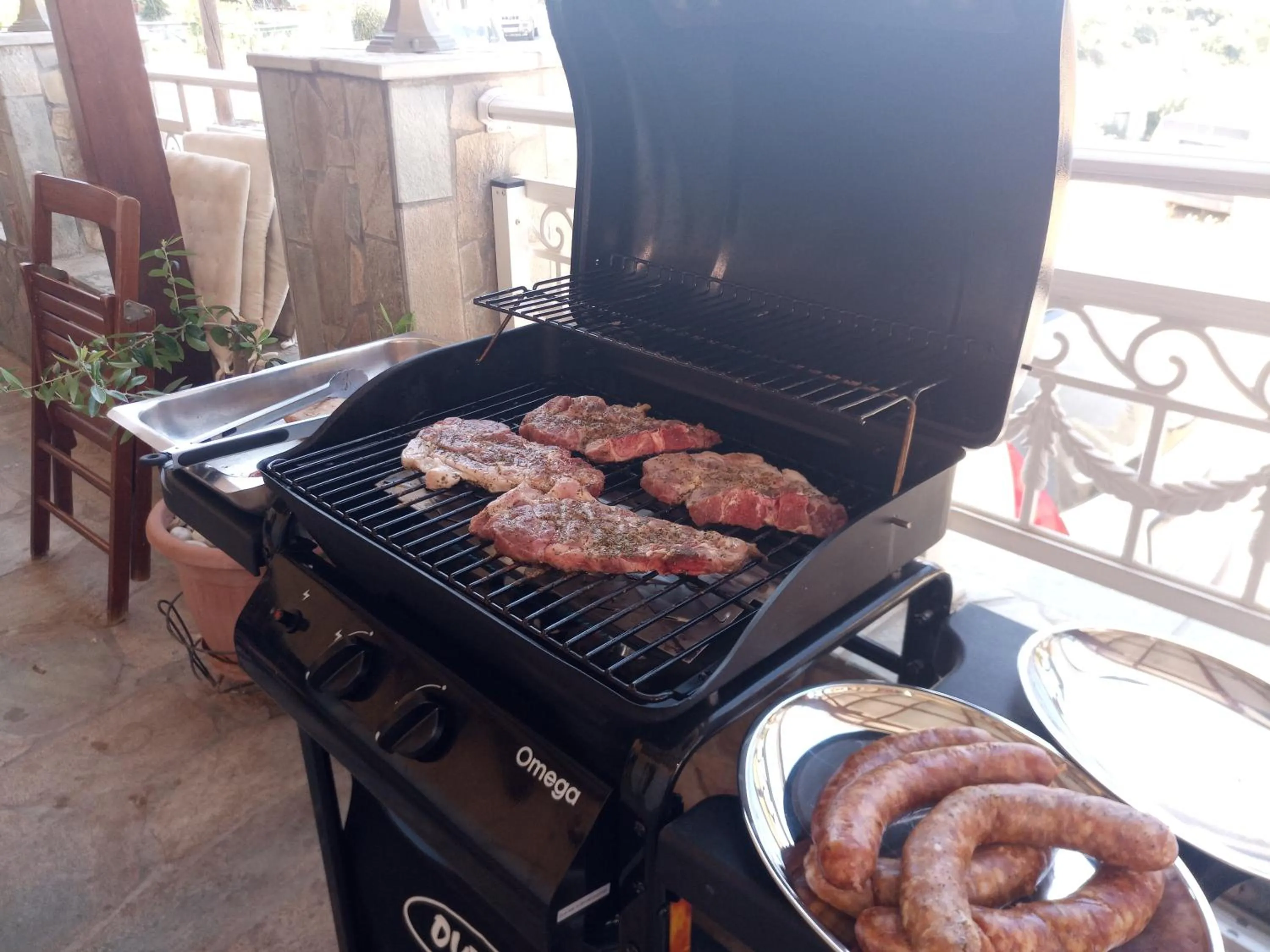 BBQ facilities in Arch Villa