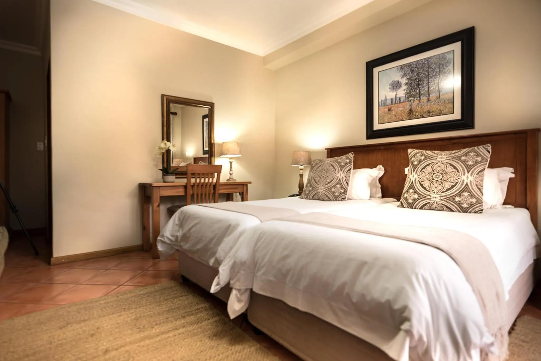 Bedroom, Bed in Oak Tree Lodge