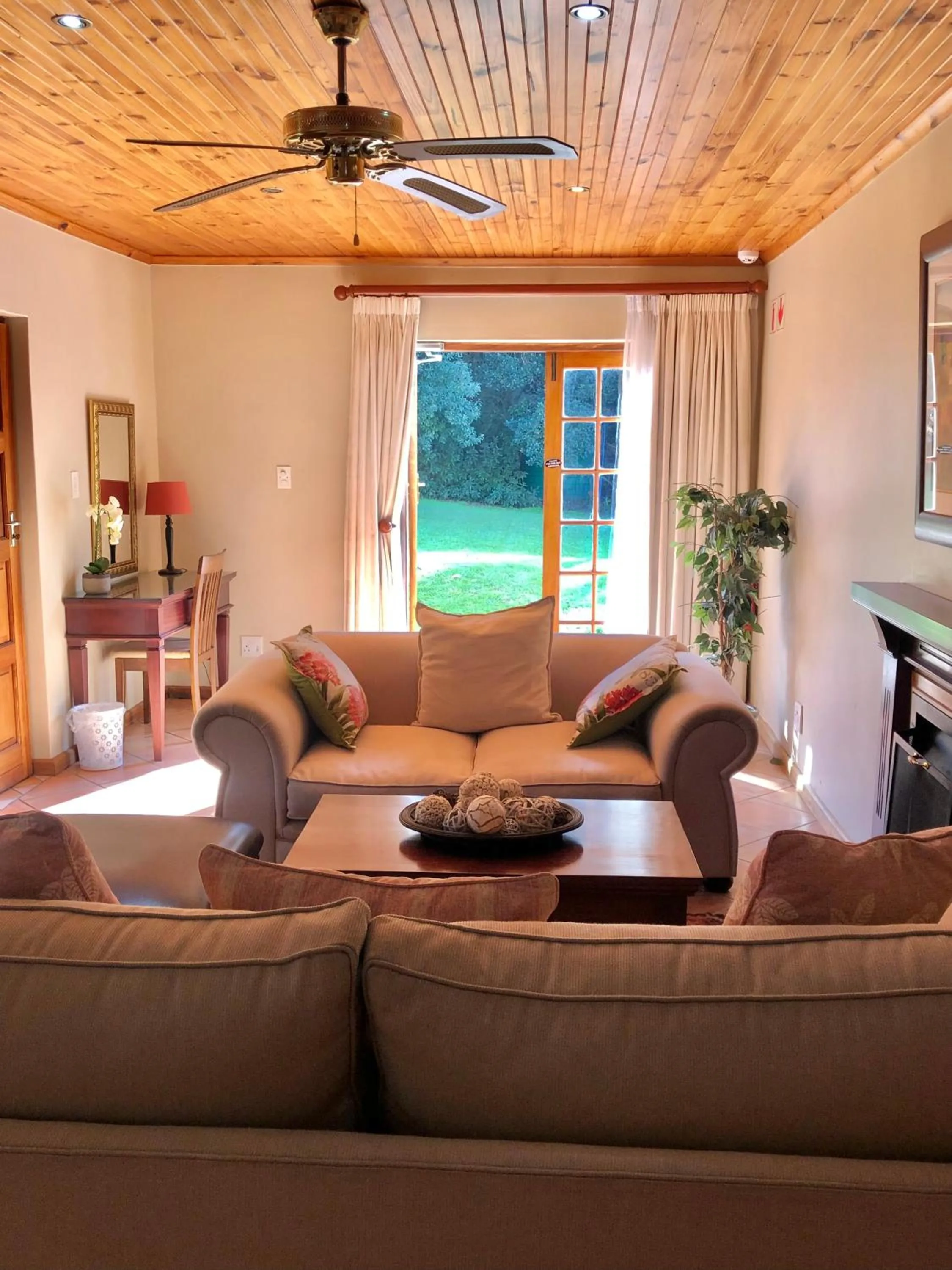 Seating area in Oak Tree Lodge