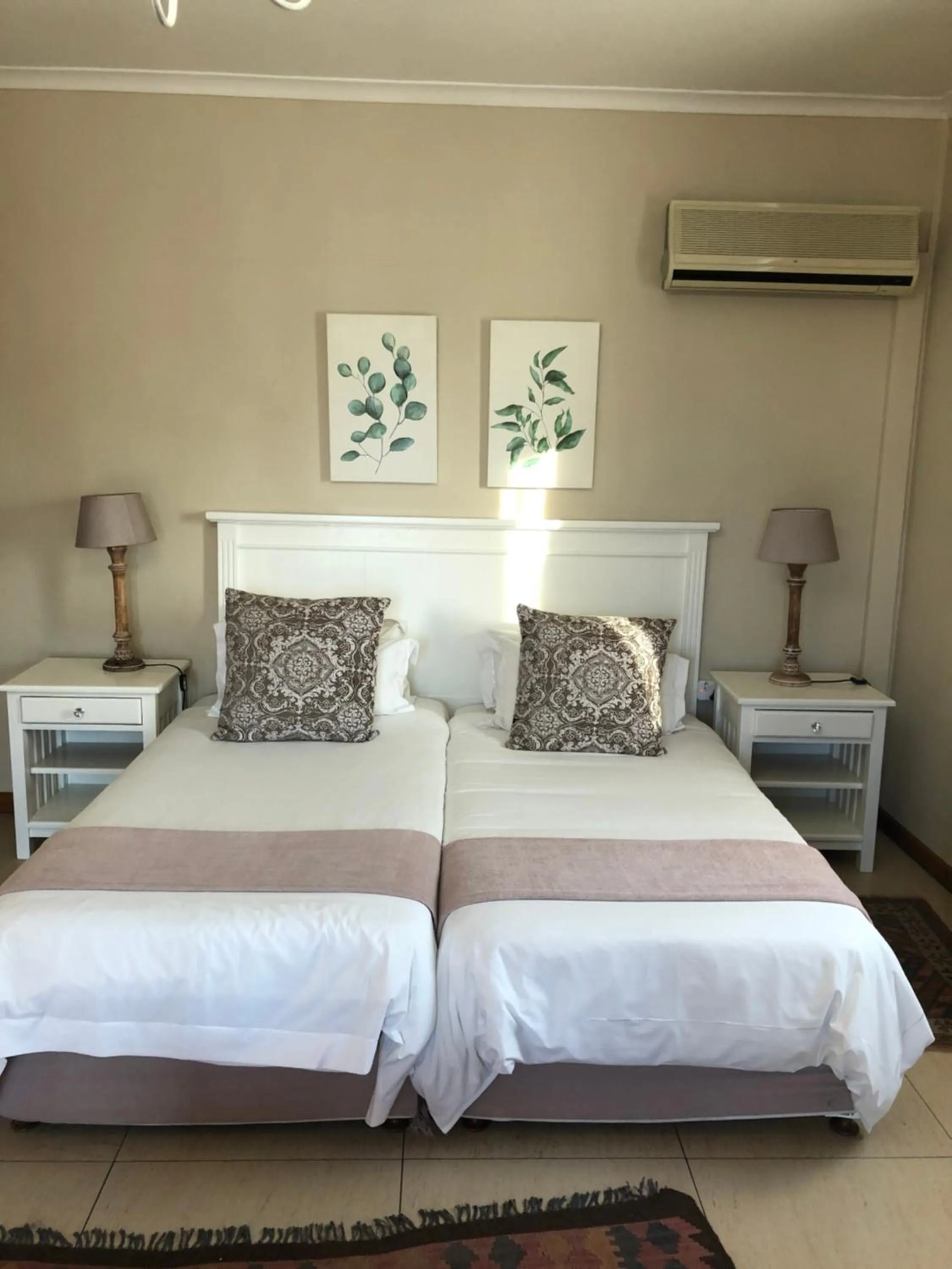 Bed in Oak Tree Lodge