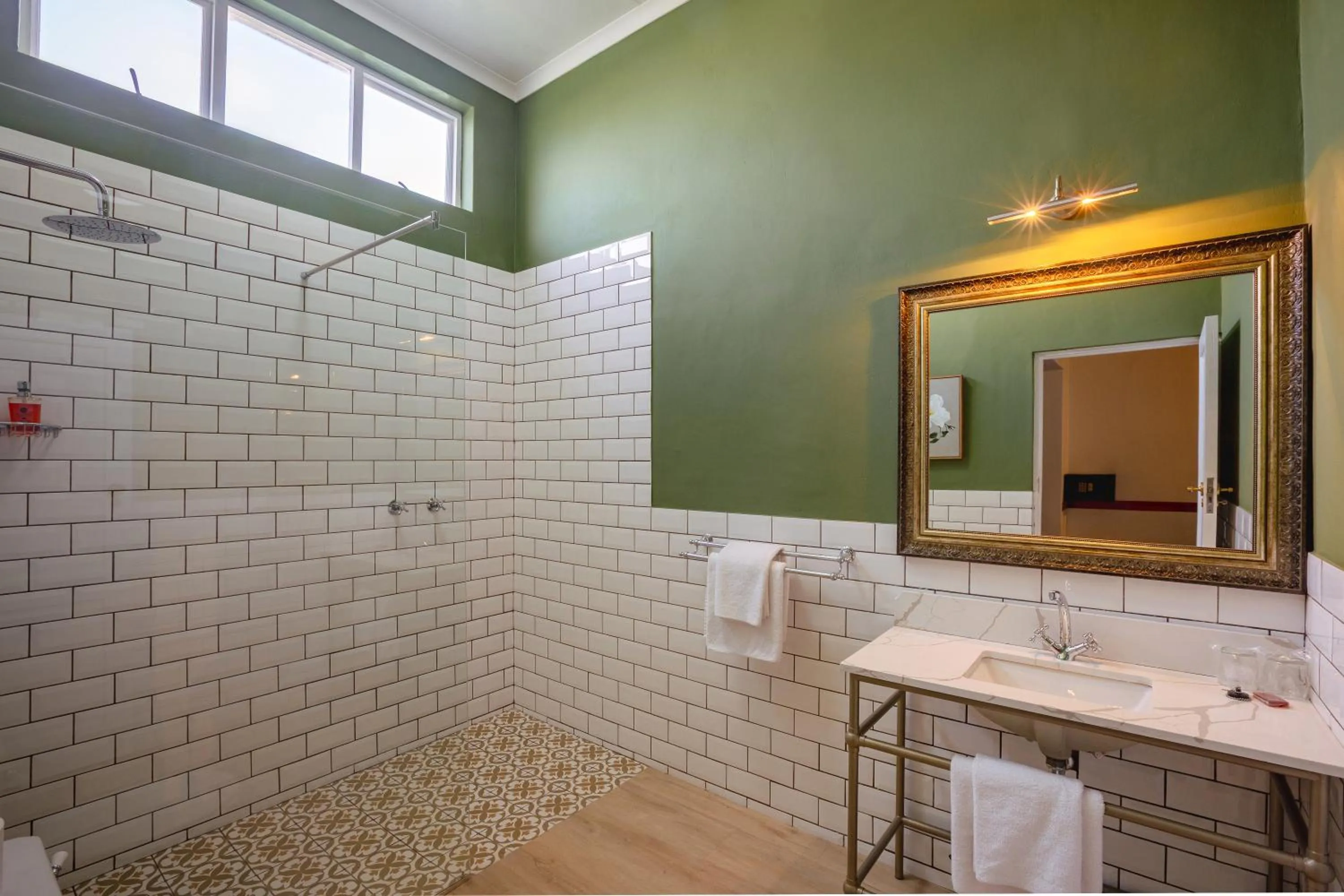 Bathroom in Montagu Country Hotel