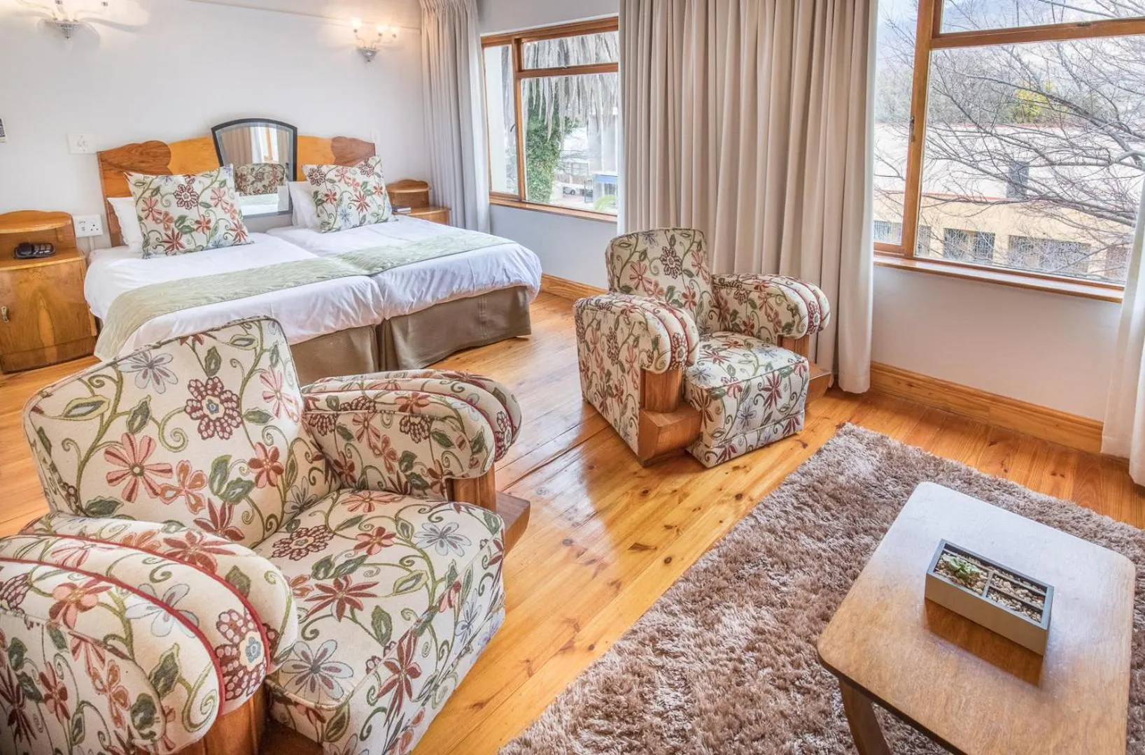 Bed in Montagu Country Hotel