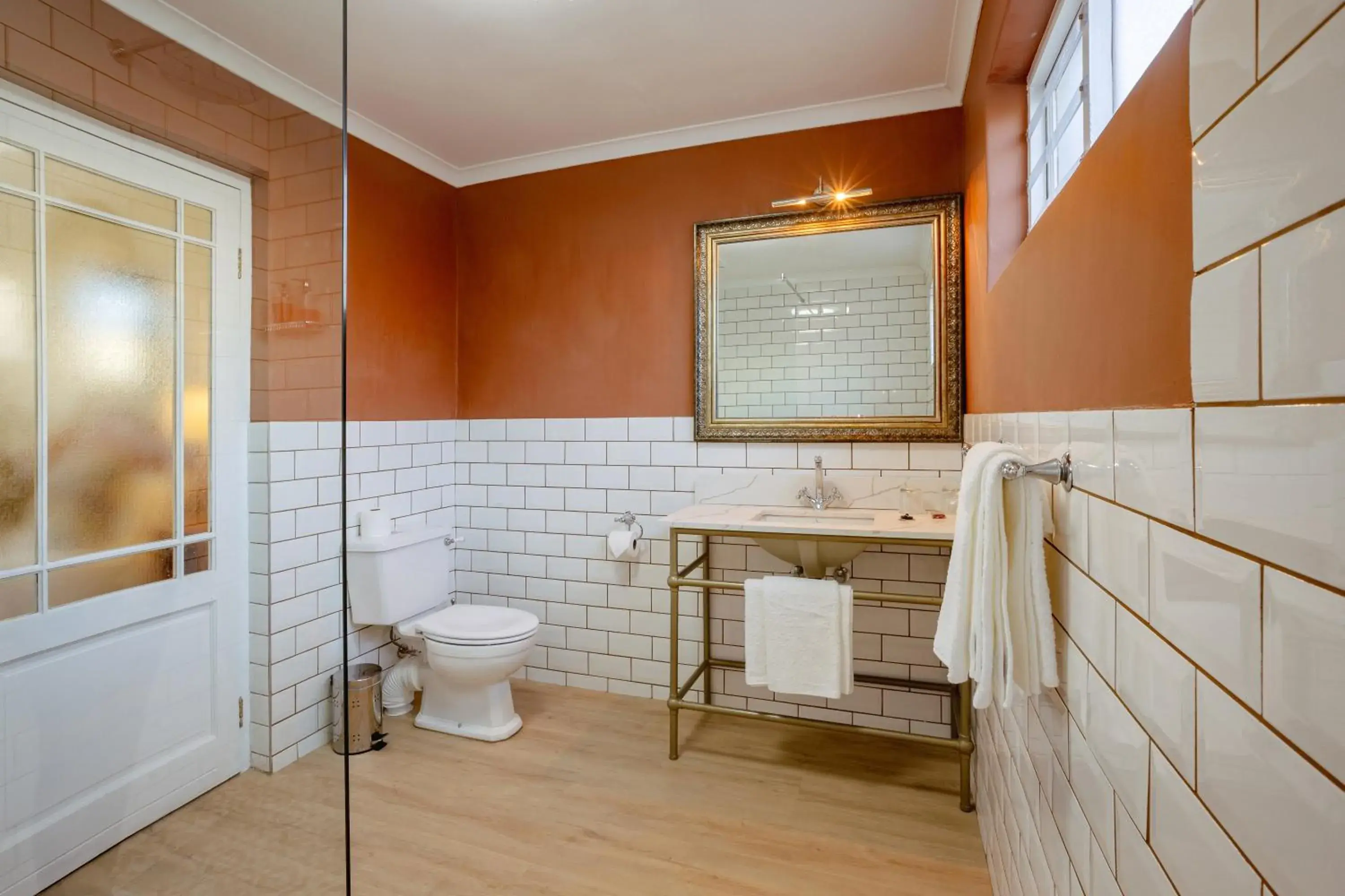 Classic Victorian Twin in Montagu Country Hotel Classic Victorian Twin in Montagu Country Hotel