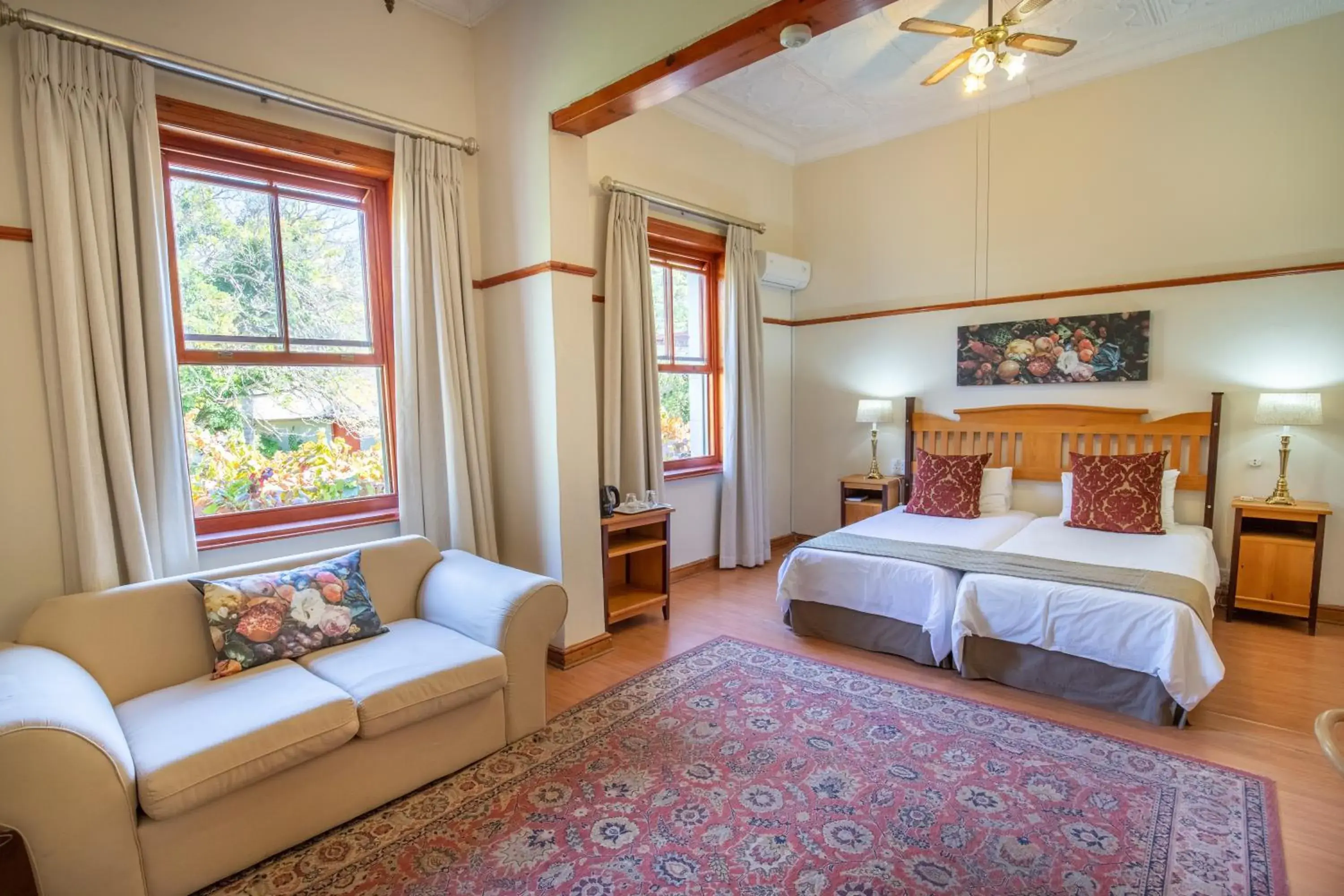 Luxury Victorian Twin in Montagu Country Hotel Luxury Victorian Twin in Montagu Country Hotel