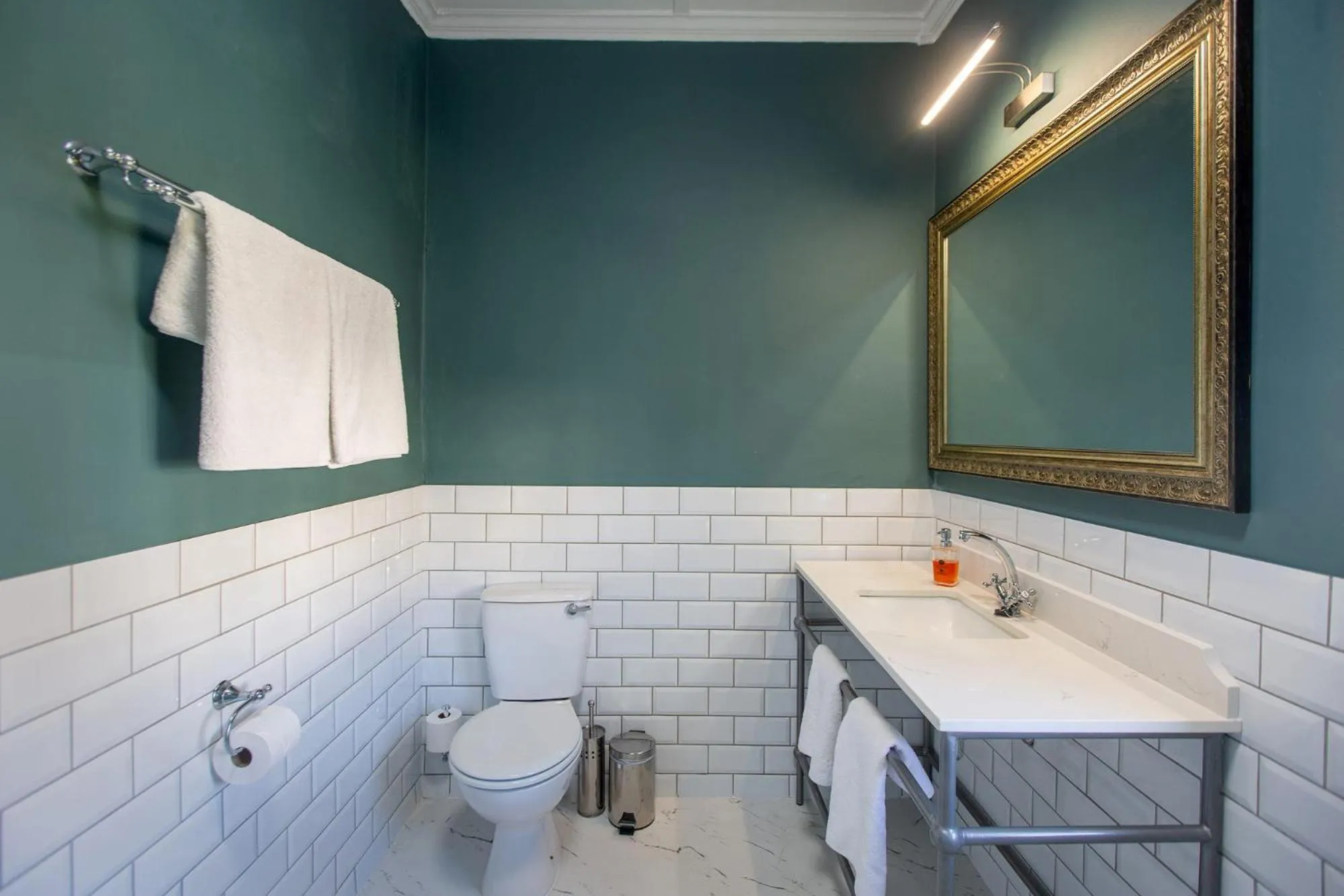 Bathroom in Montagu Country Hotel