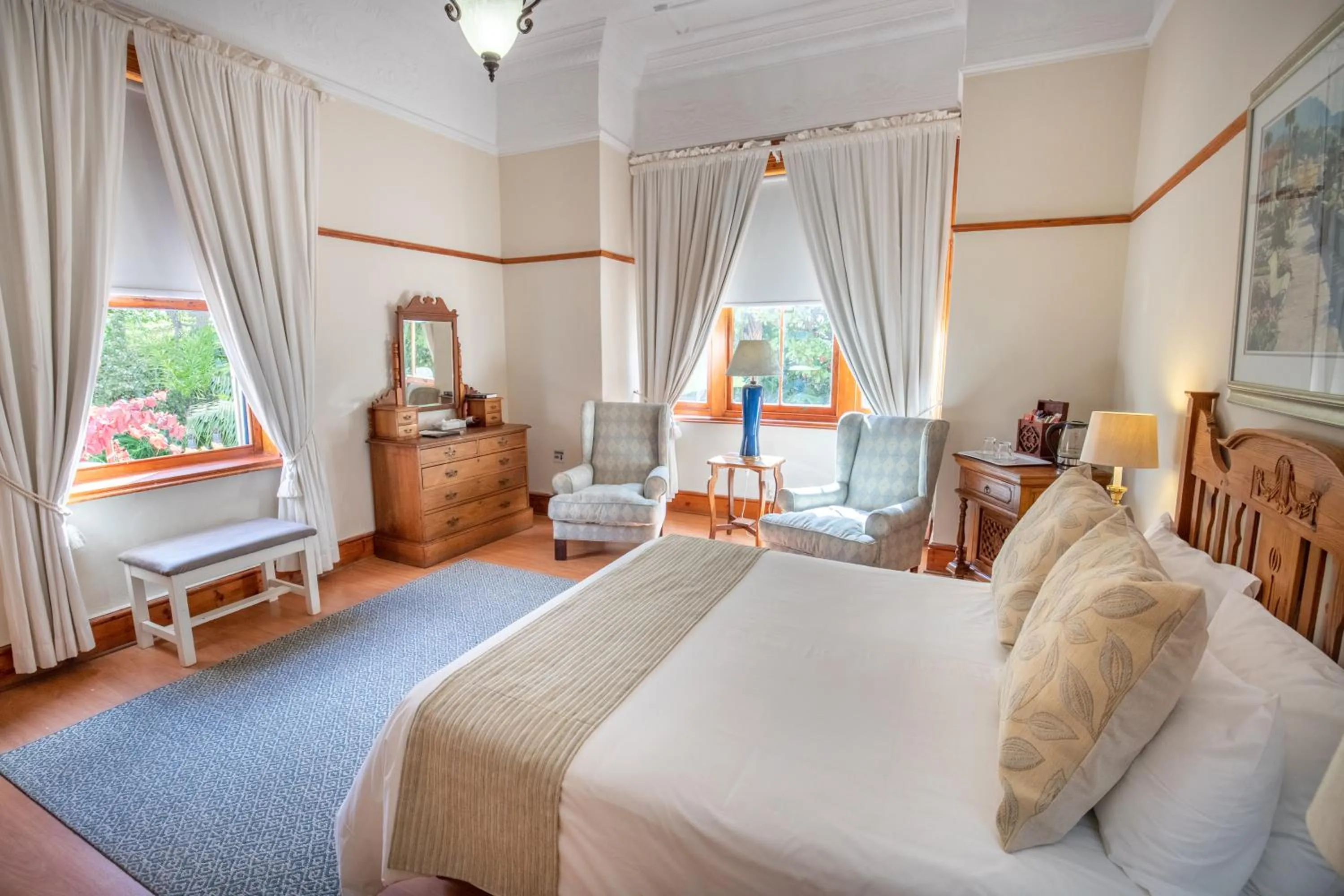Photo of the whole room, Bed in Montagu Country Hotel