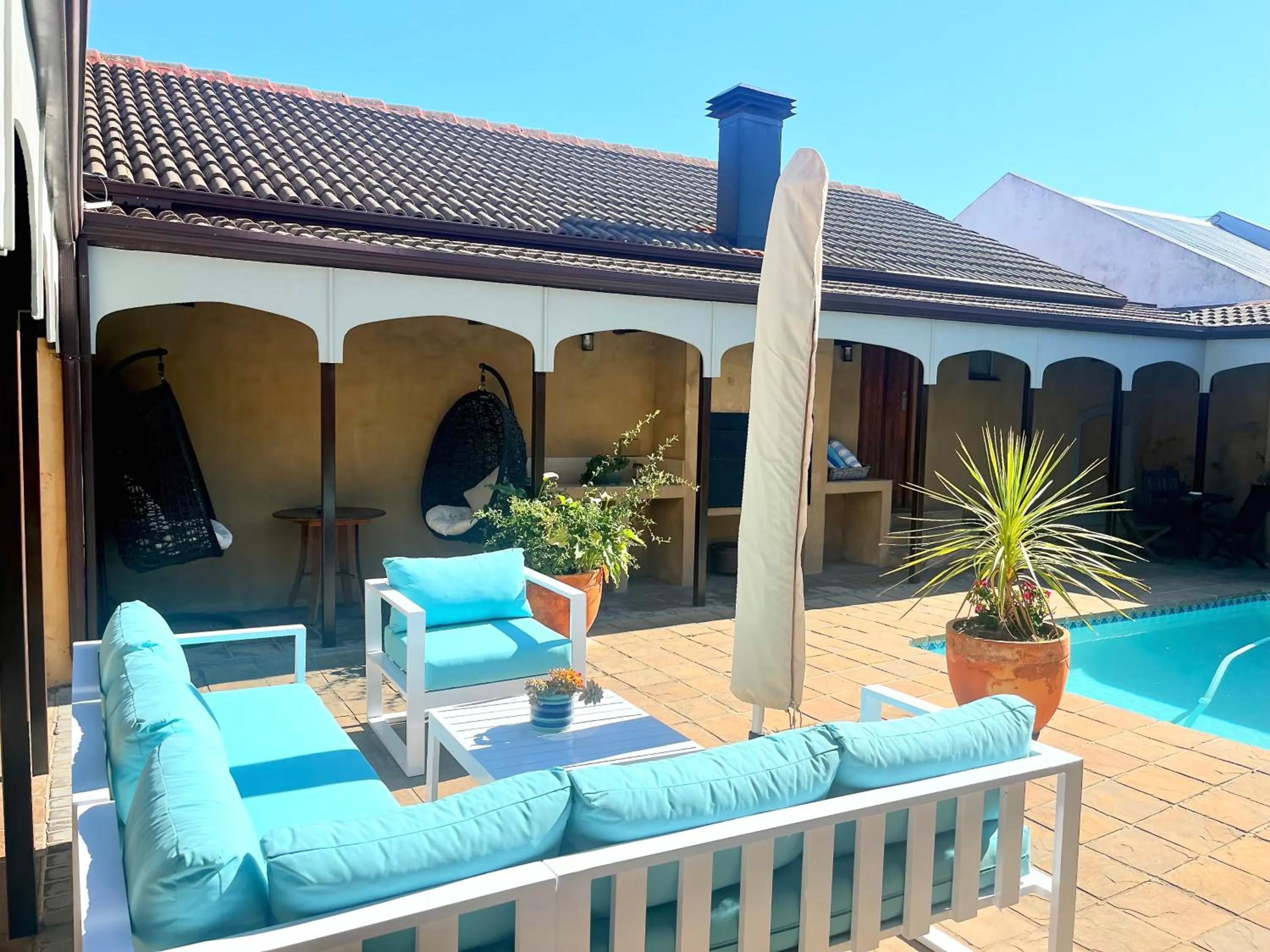 Swimming pool in On The Cliff Guest House