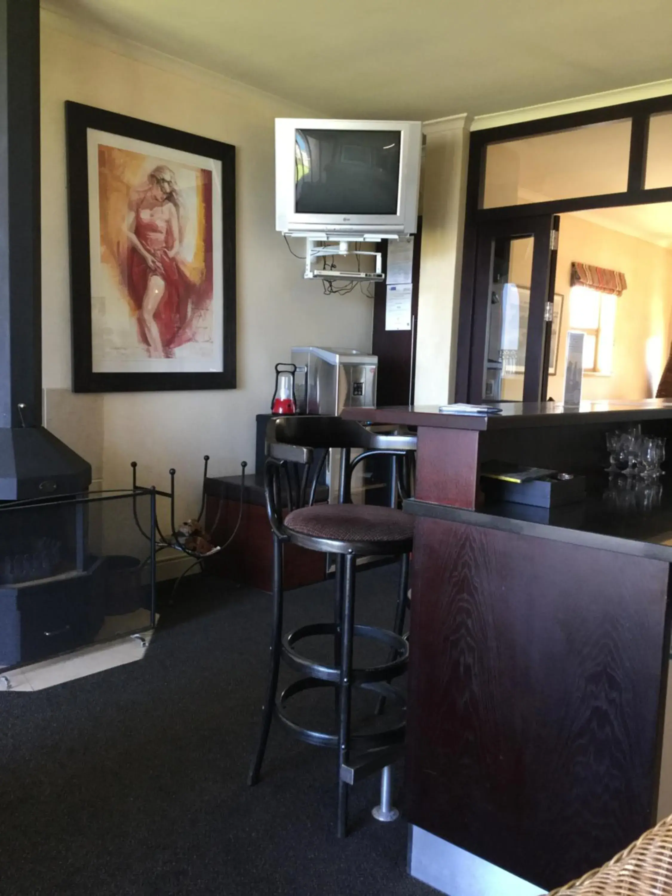 Lounge or bar in On The Cliff Guest House Lounge or bar in On The Cliff Guest House