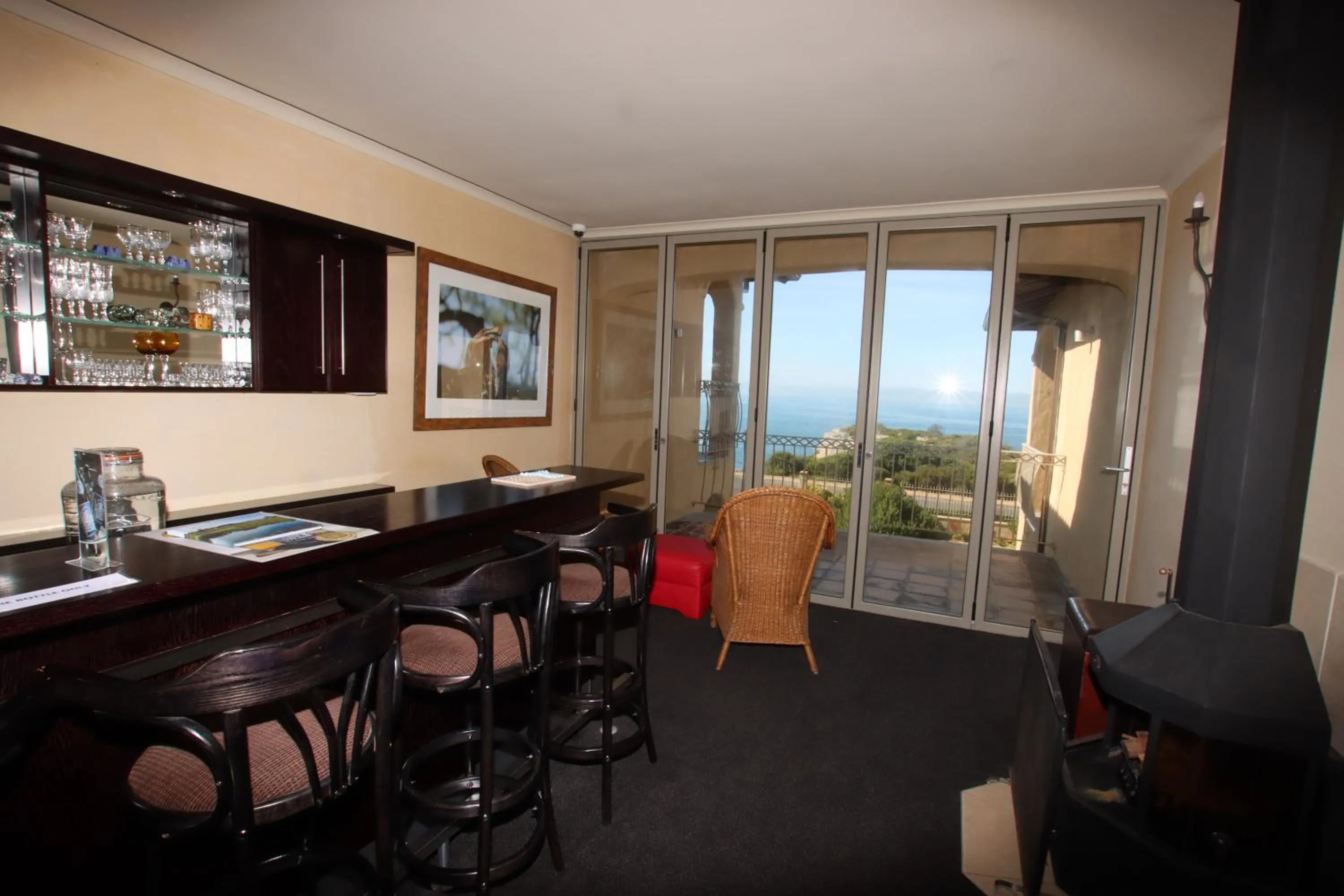 Lounge or bar in On The Cliff Guest House