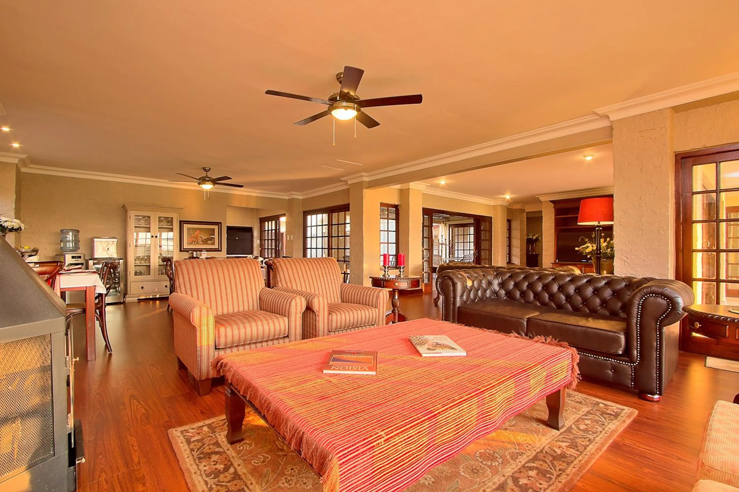 Communal lounge/ TV room in Leopardsong Manor