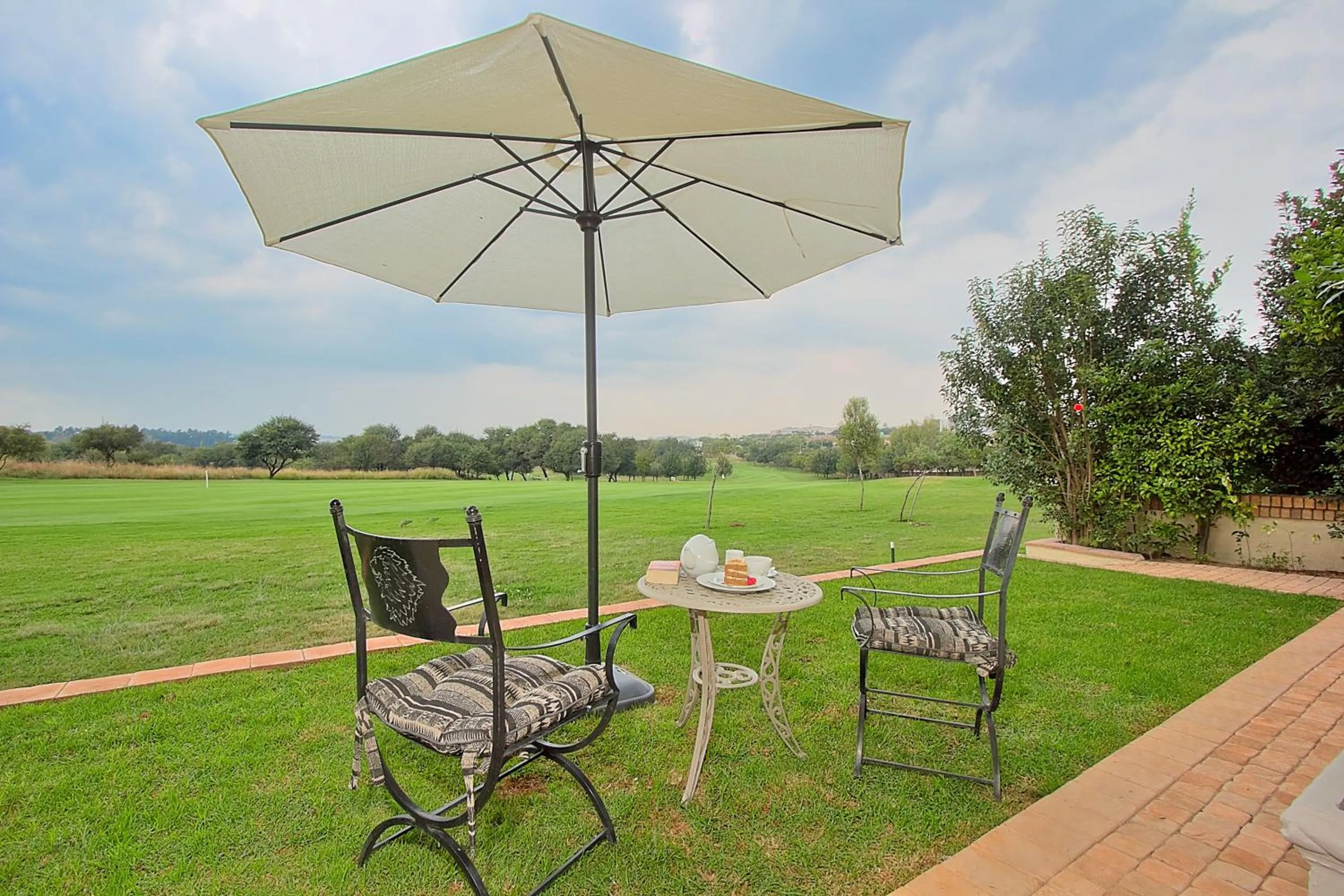 Garden in Leopardsong Manor