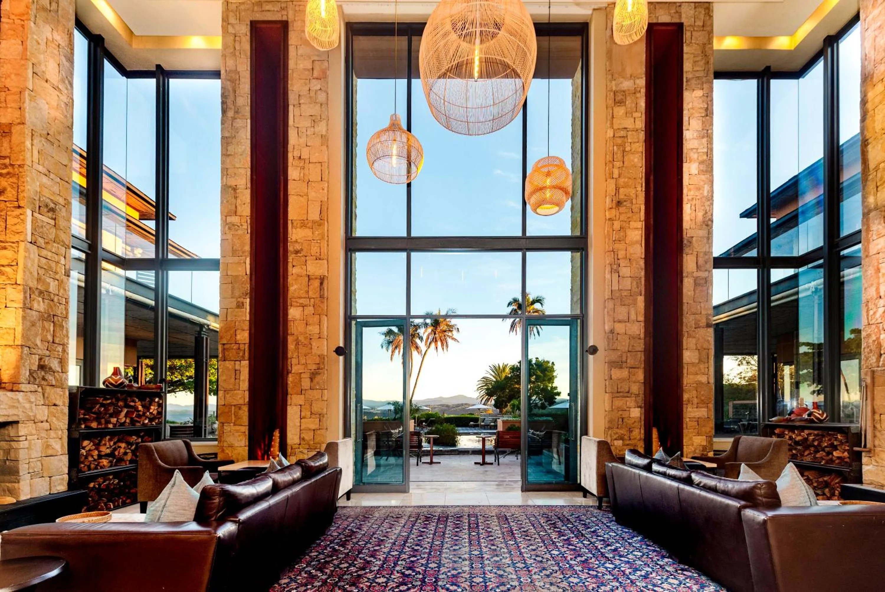 Communal lounge/ TV room in Pezula Nature Retreat