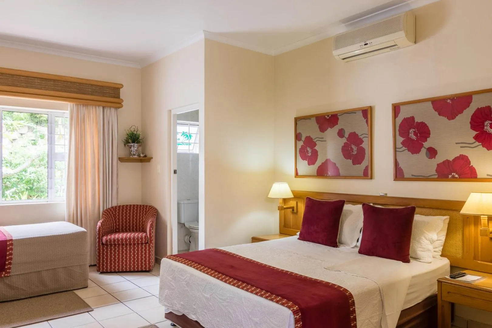 Bedroom, Bed in Centre Court B&B