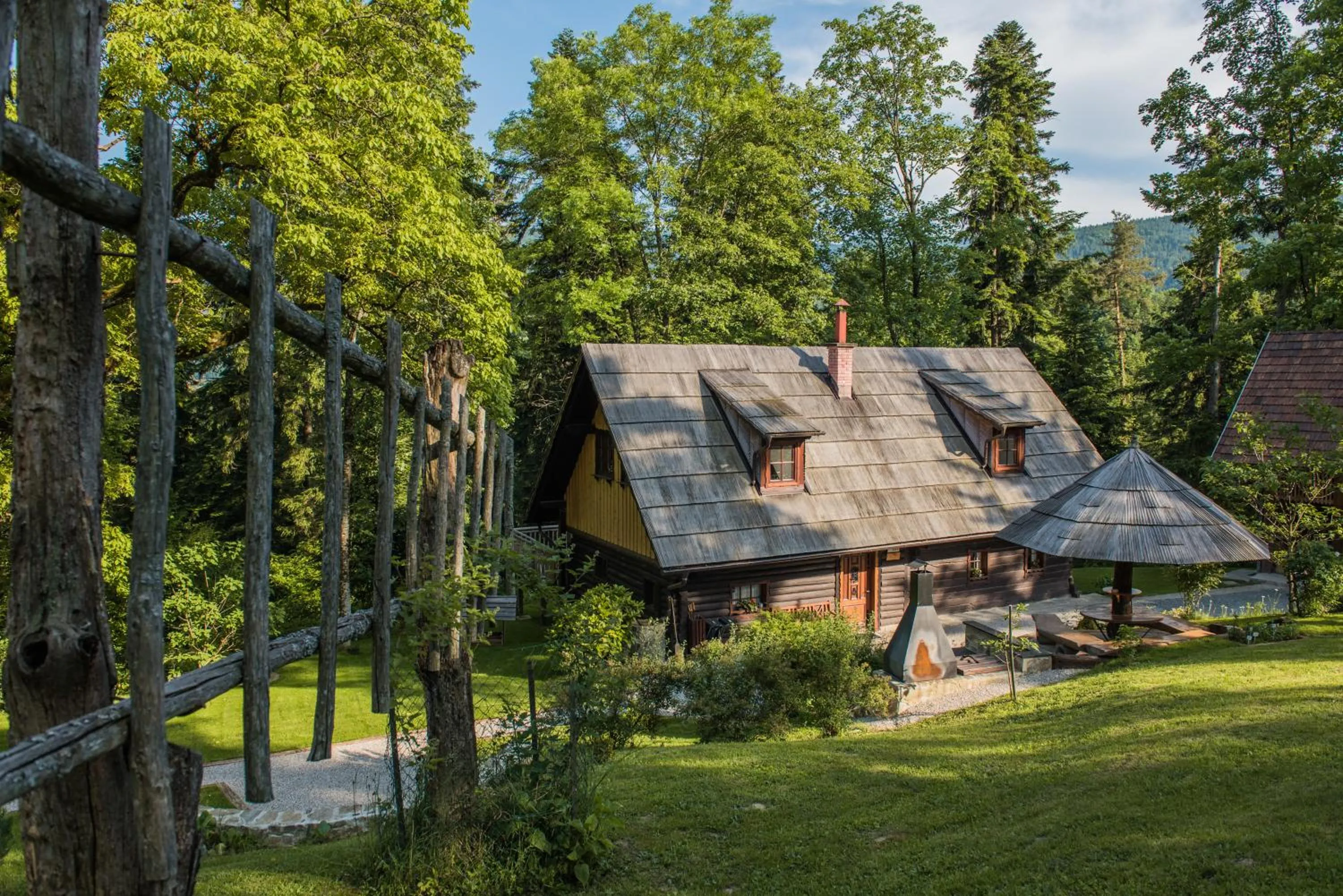 Počitniška hiša Koča Dobnik