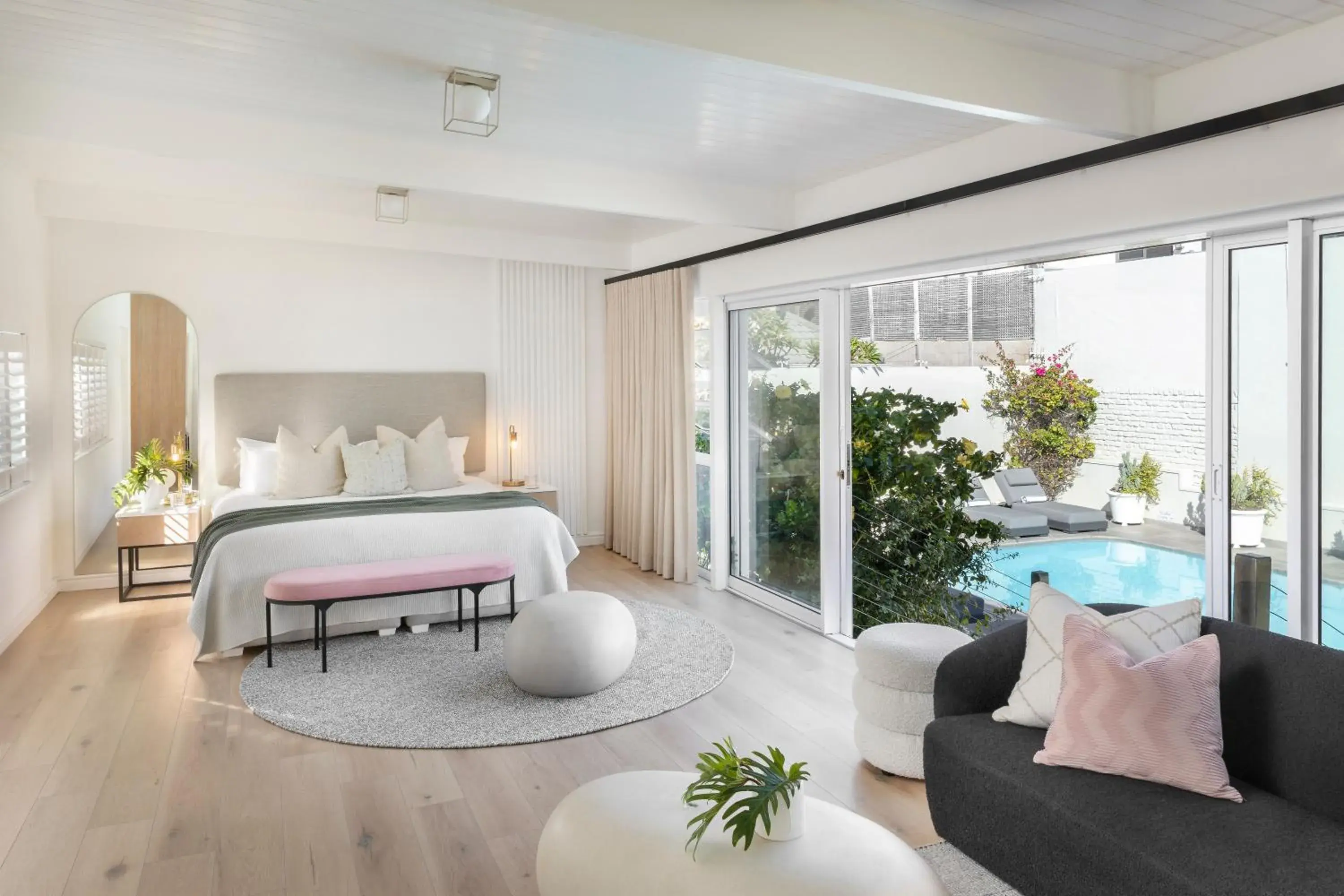 Bed in The Clarendon - Fresnaye Bed in The Clarendon - Fresnaye