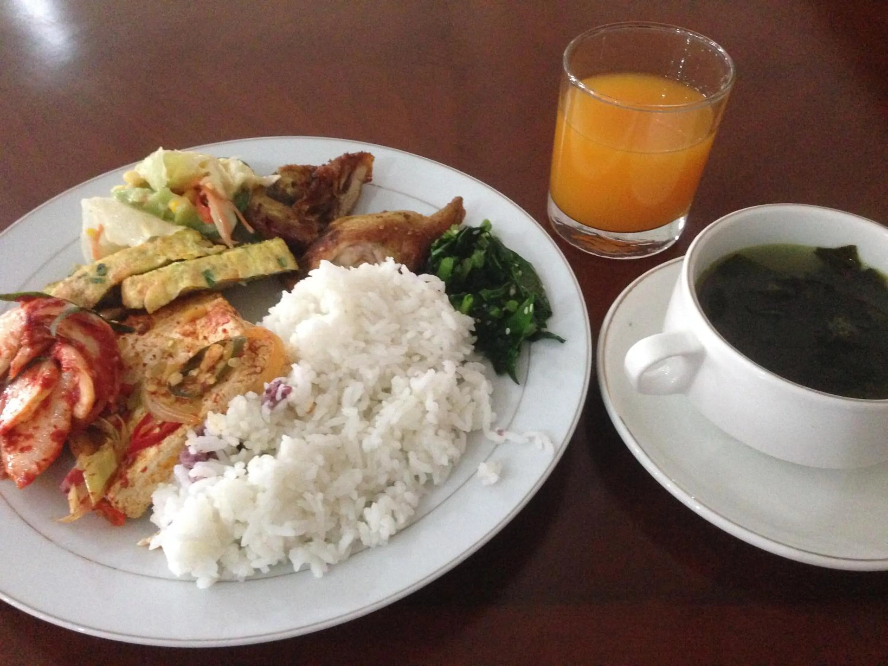 Food and drinks in Hotel Arisu