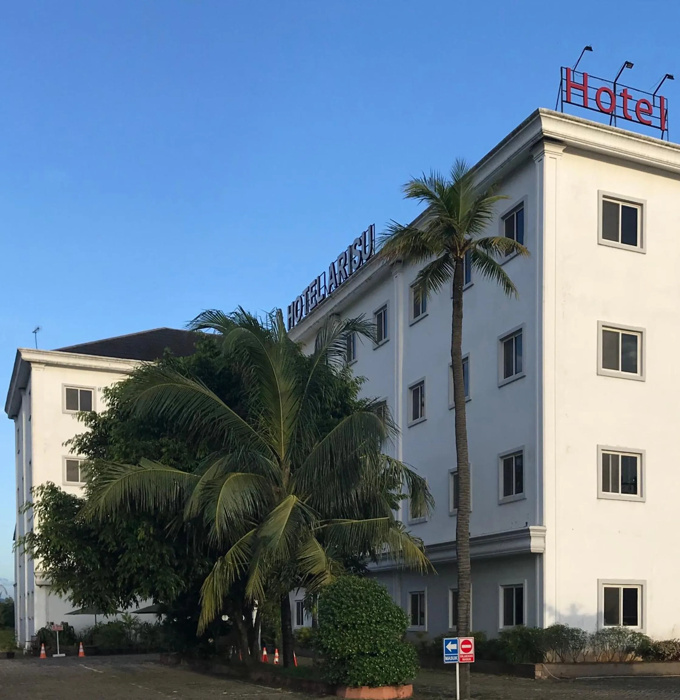 Property building in Hotel Arisu