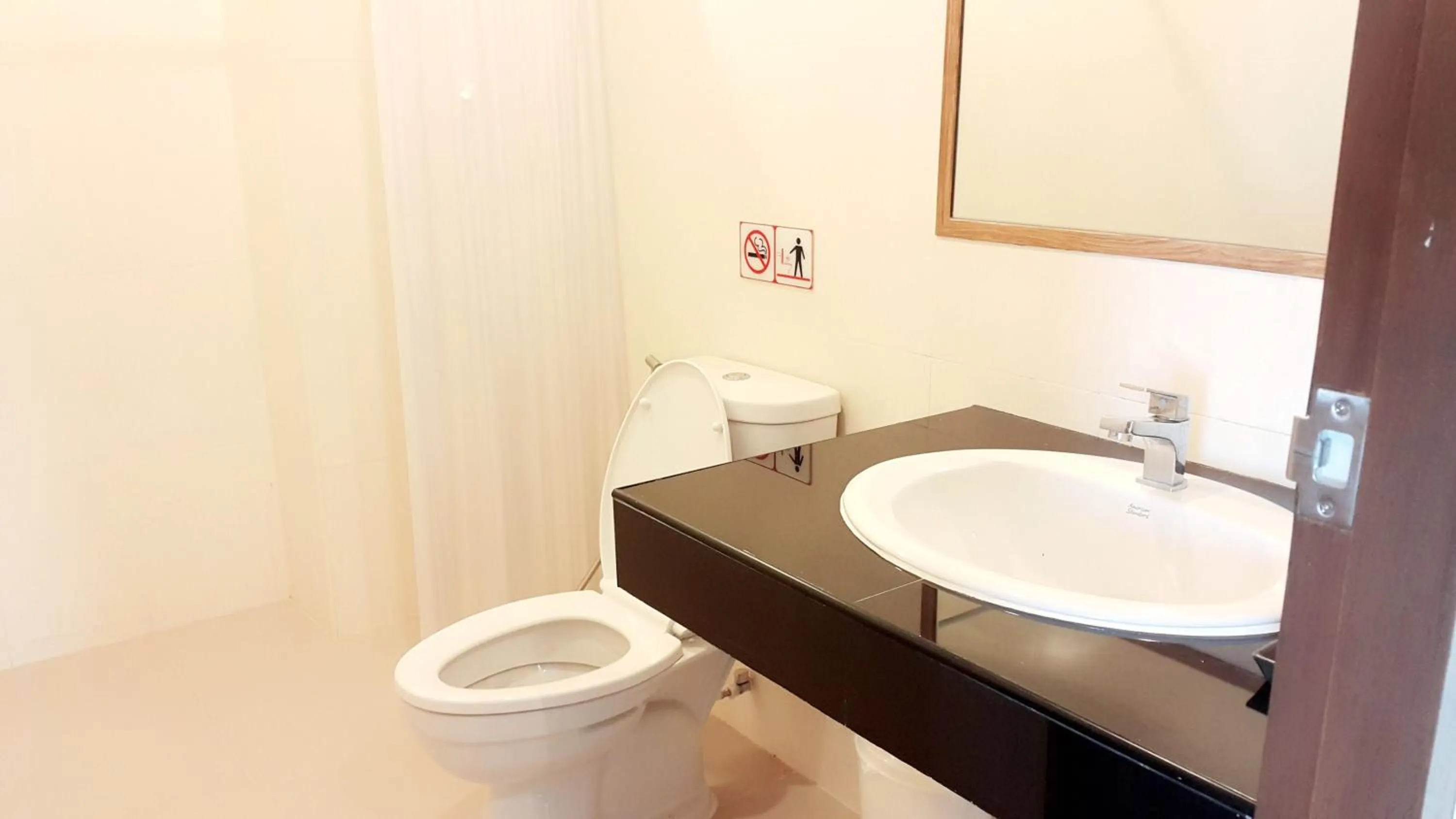 Toilet in Donchan Residence