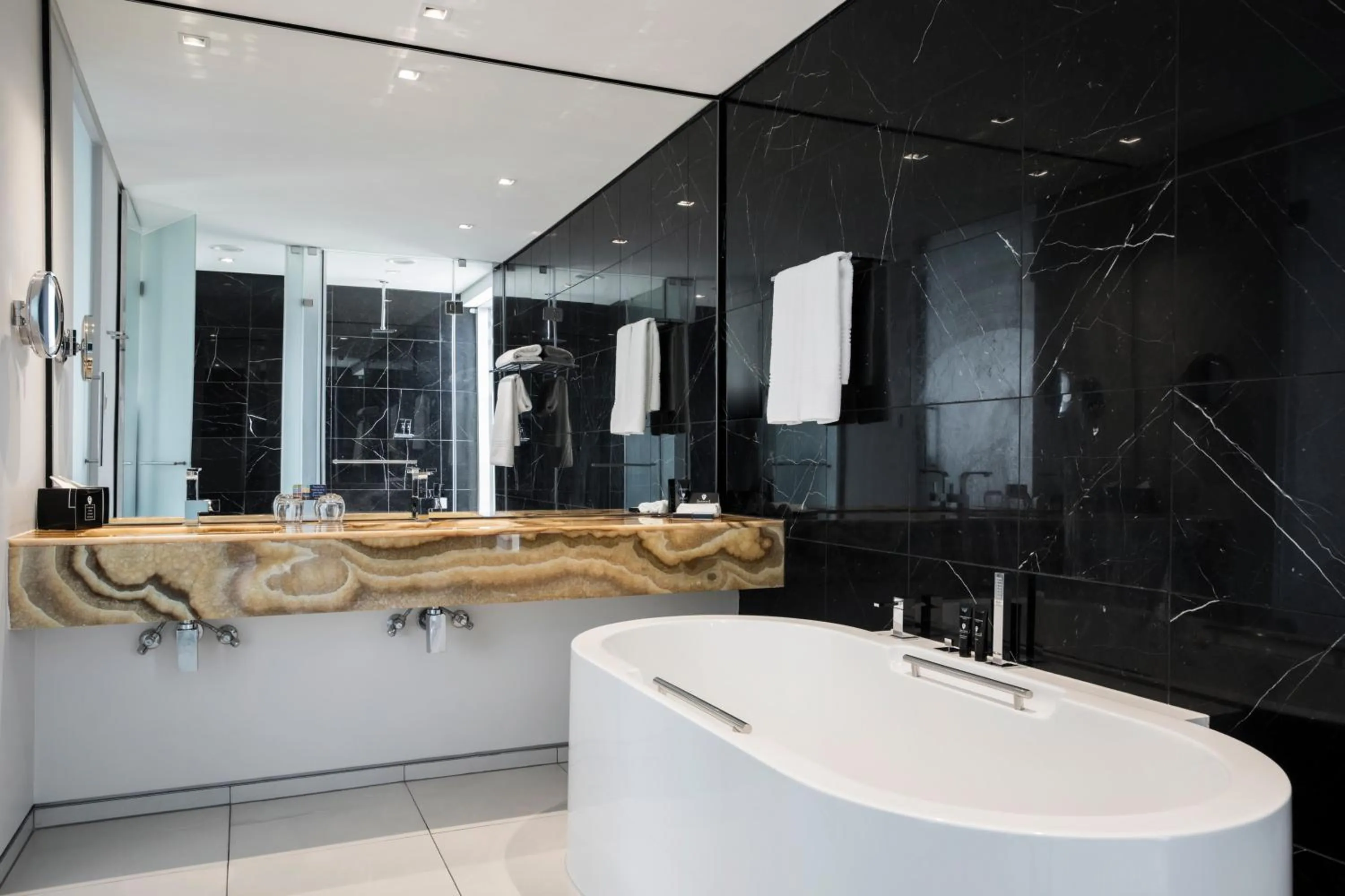 Shower in The Capital 15 on Orange Hotel & Spa