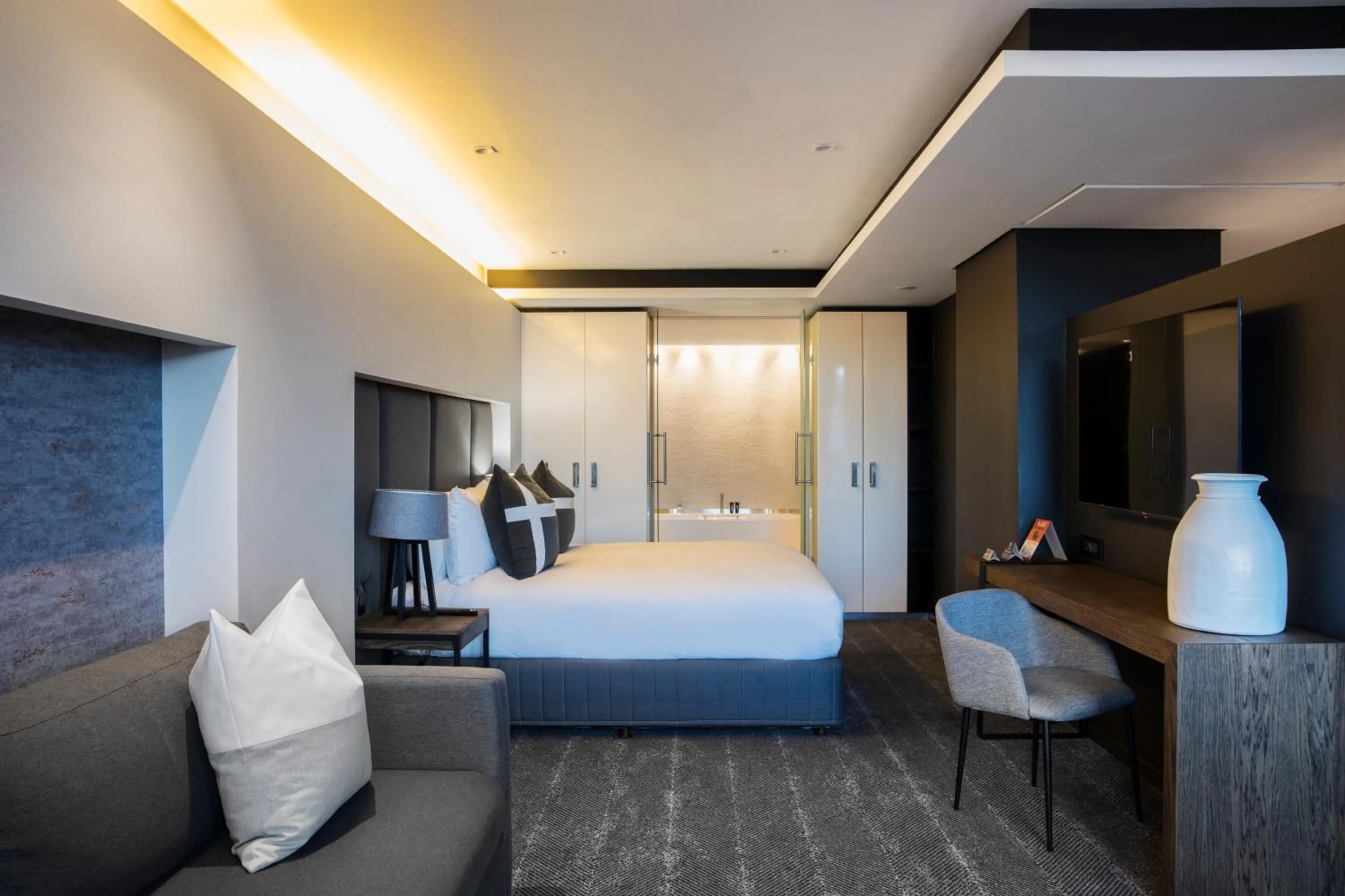 Bed in The Capital 15 on Orange Hotel & Spa