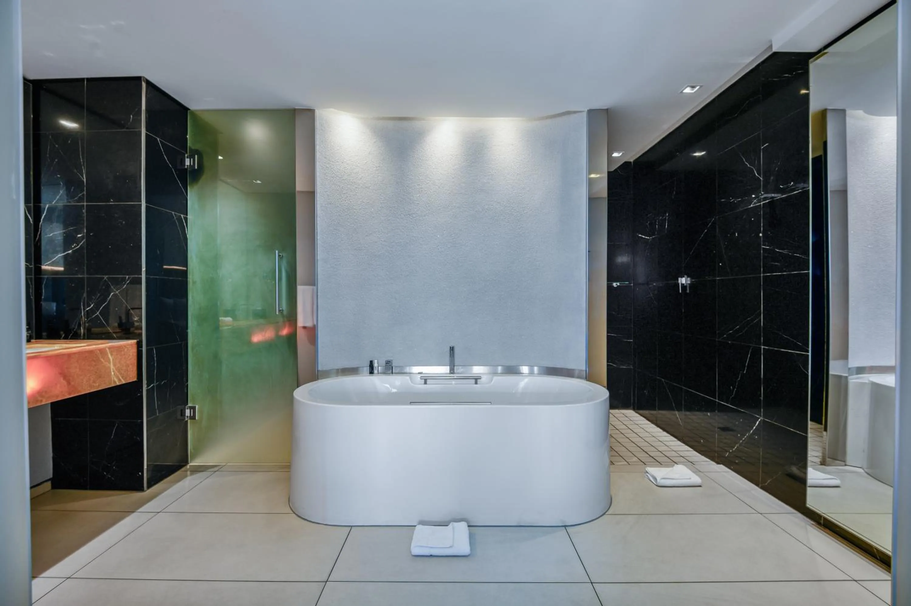 Bath in The Capital 15 on Orange Hotel & Spa