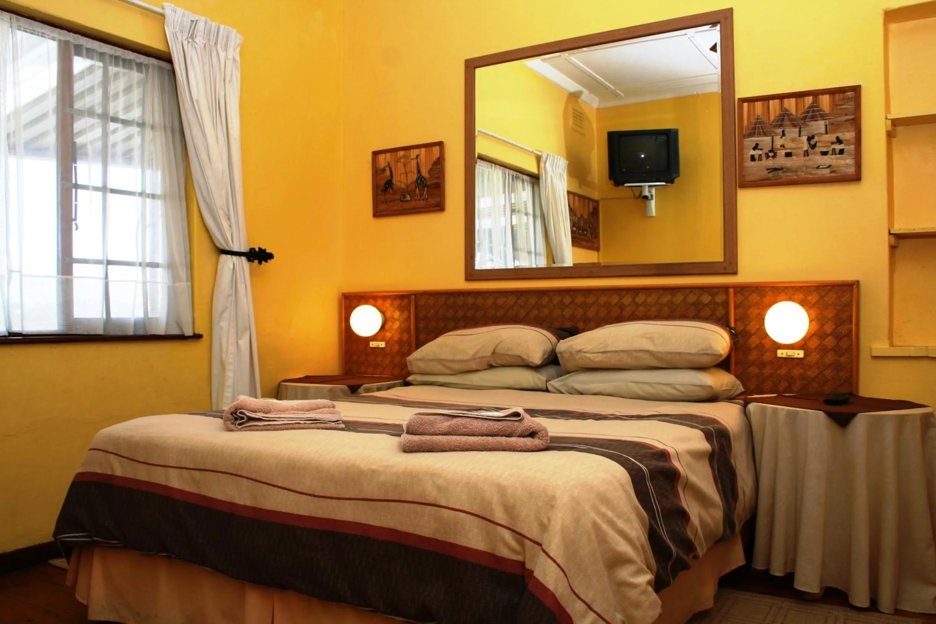 Flintstones Guest House Durban