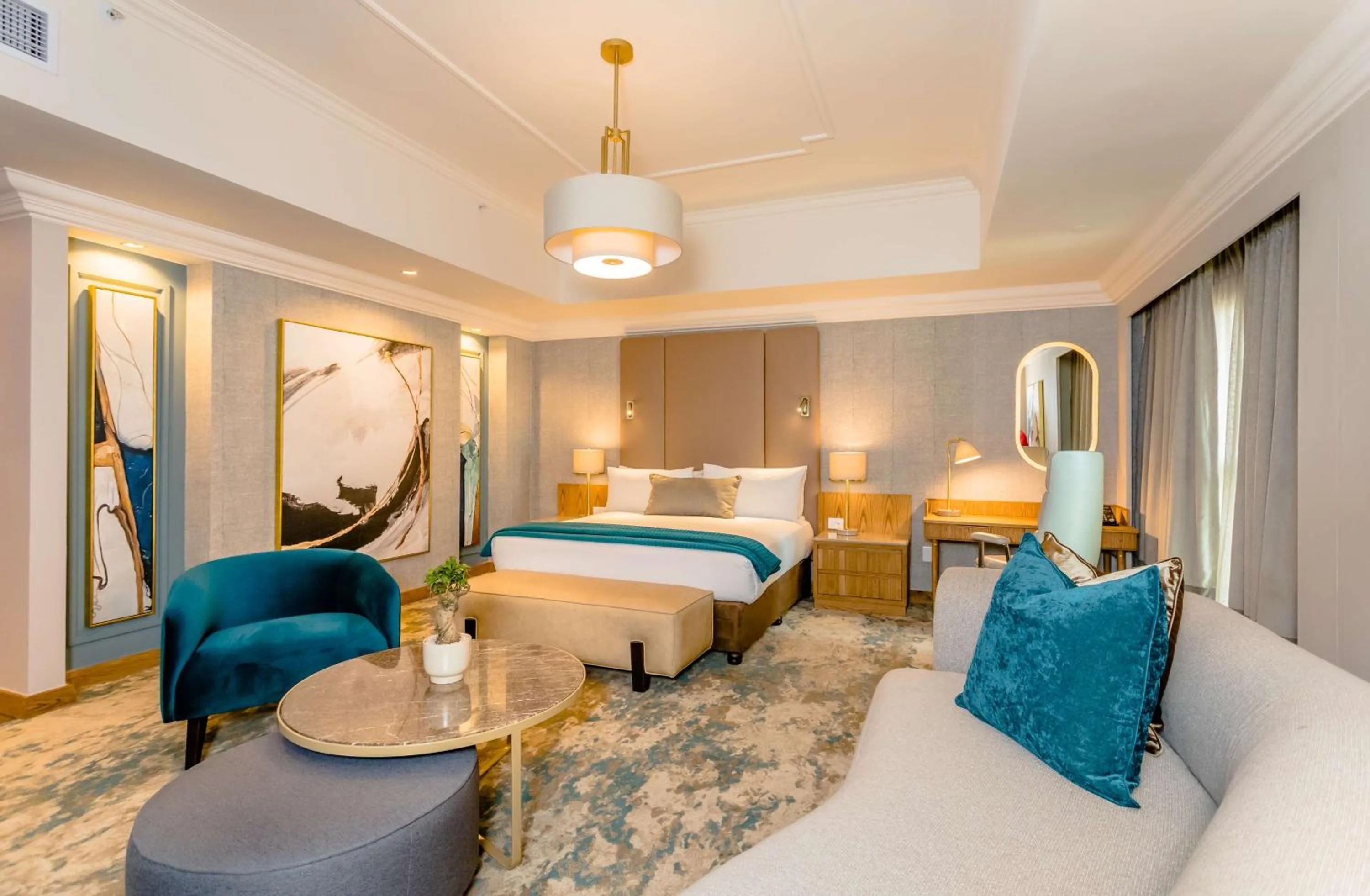 Photo of the whole room, Bed in Southern Sun Sandton