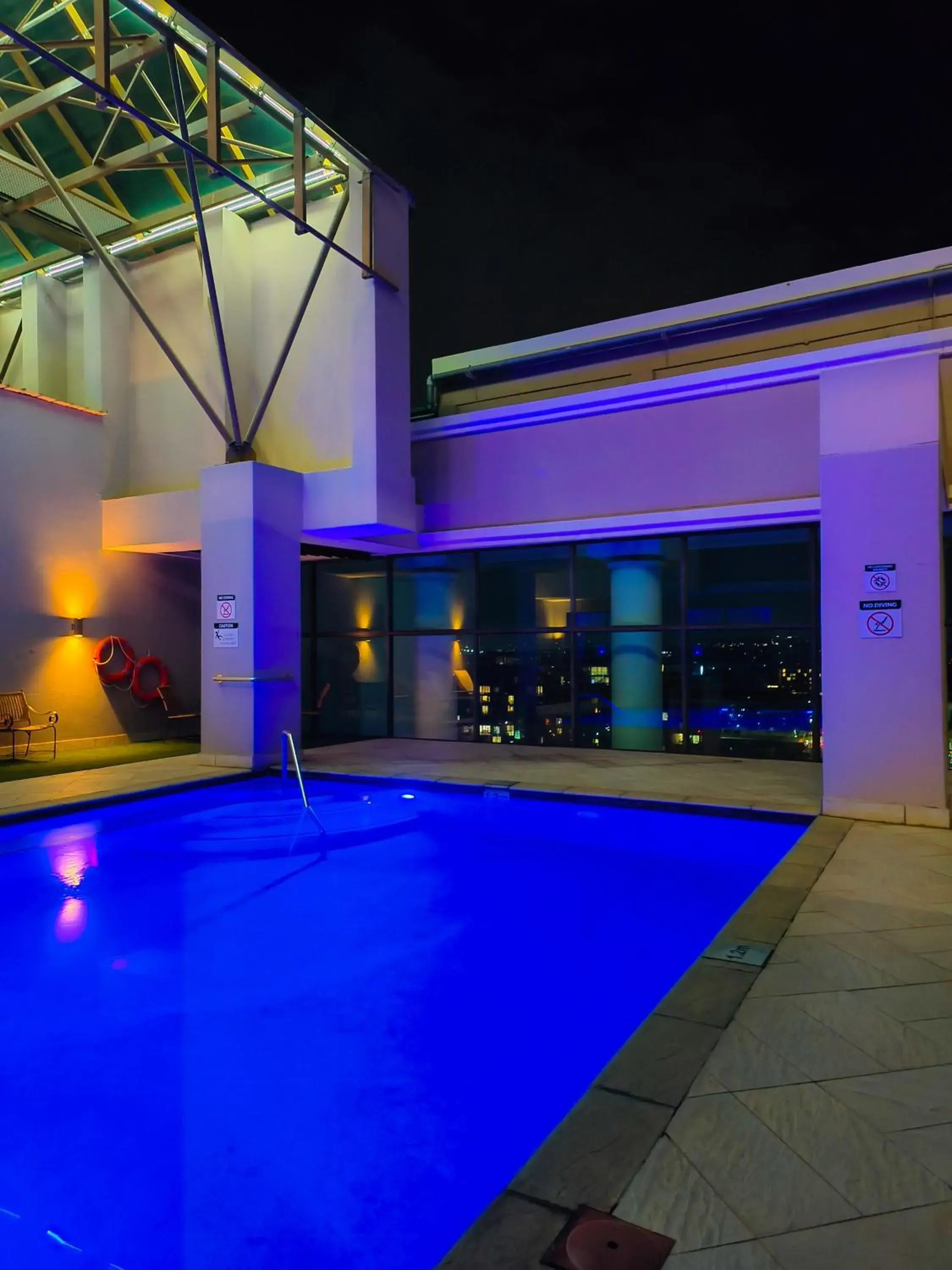 Pool view in Southern Sun Sandton Pool view in Southern Sun Sandton