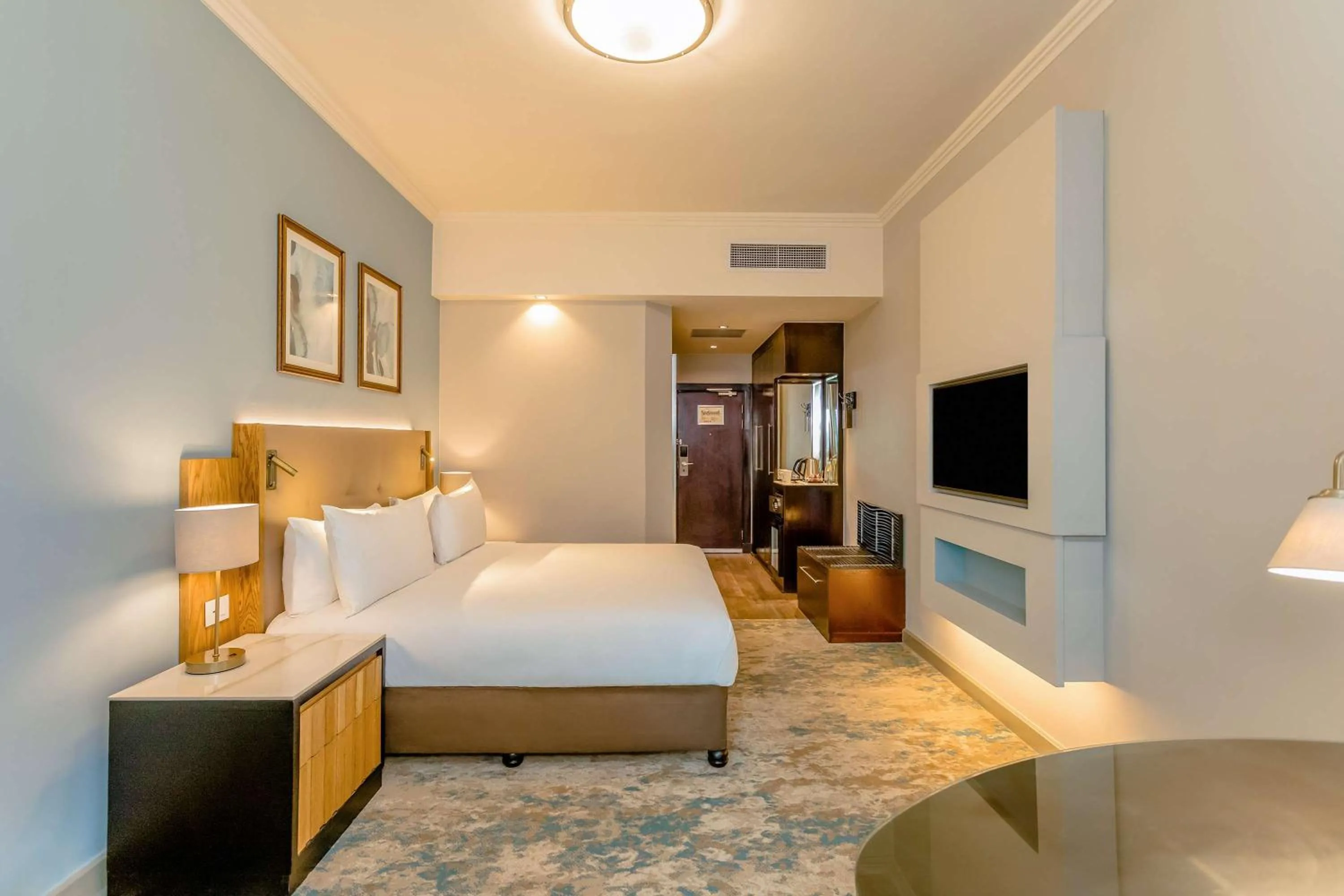 Bedroom, Bed in Southern Sun Sandton