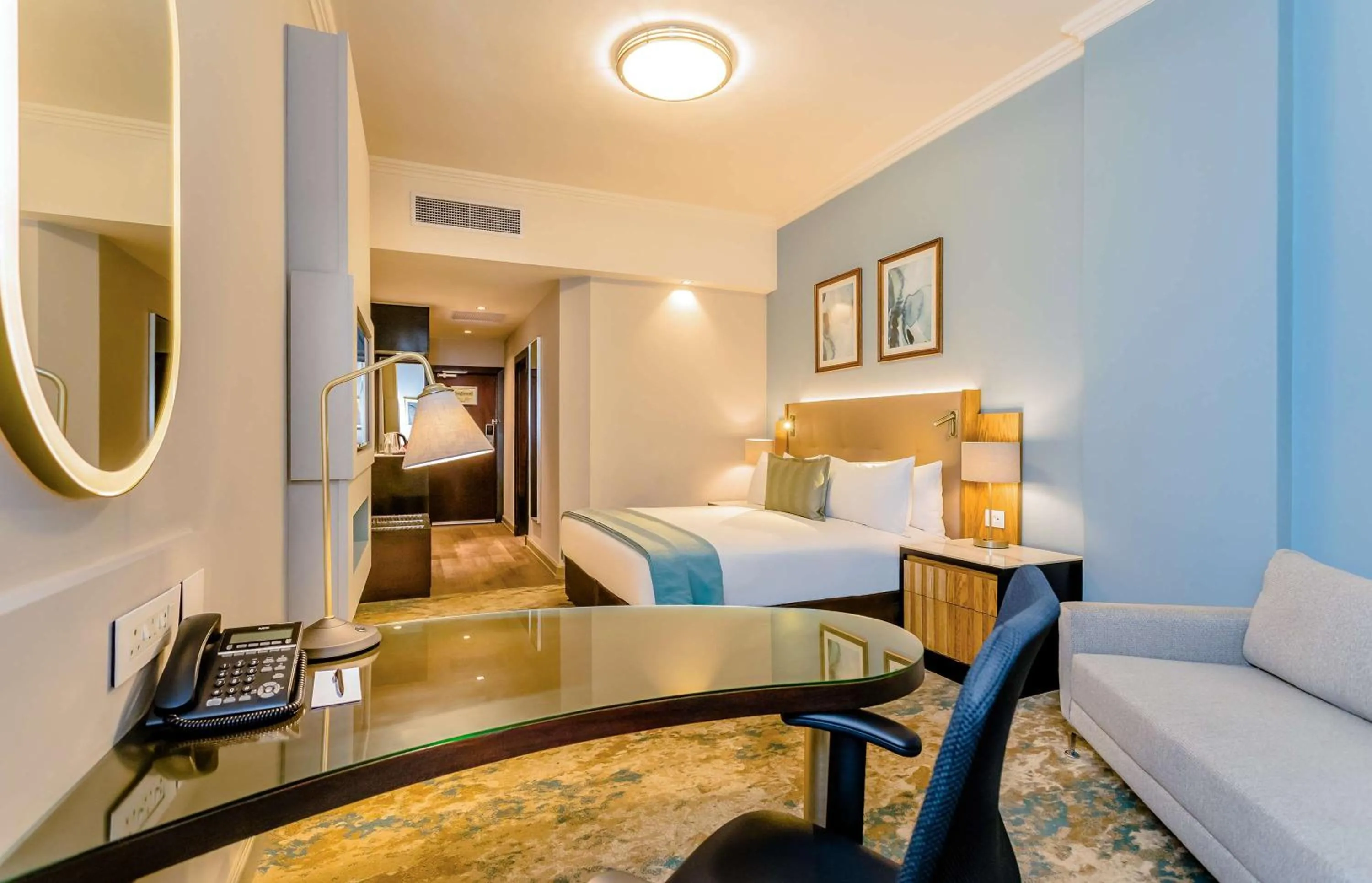 Bedroom, Bed in Southern Sun Sandton