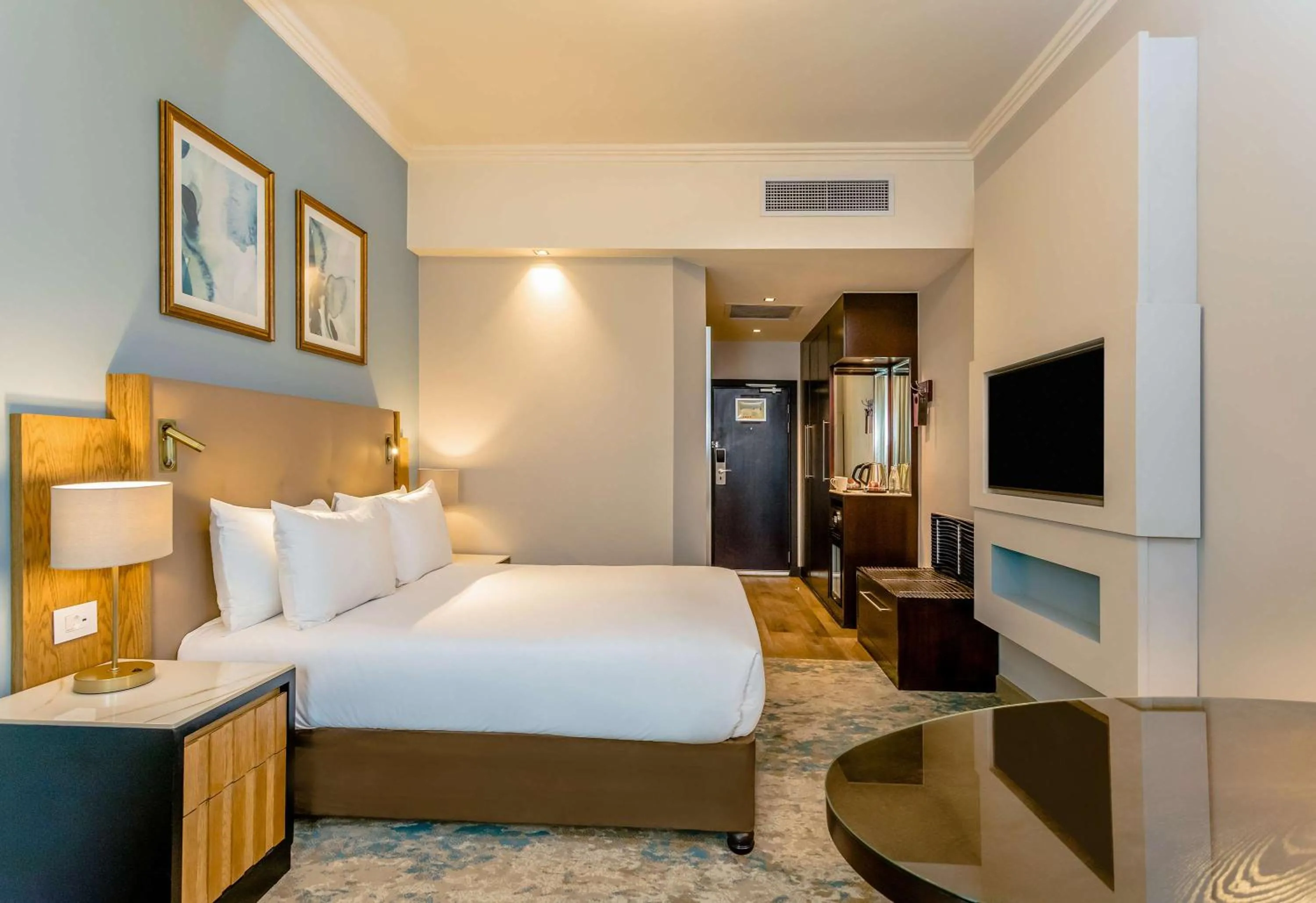 Bedroom, Bed in Southern Sun Sandton