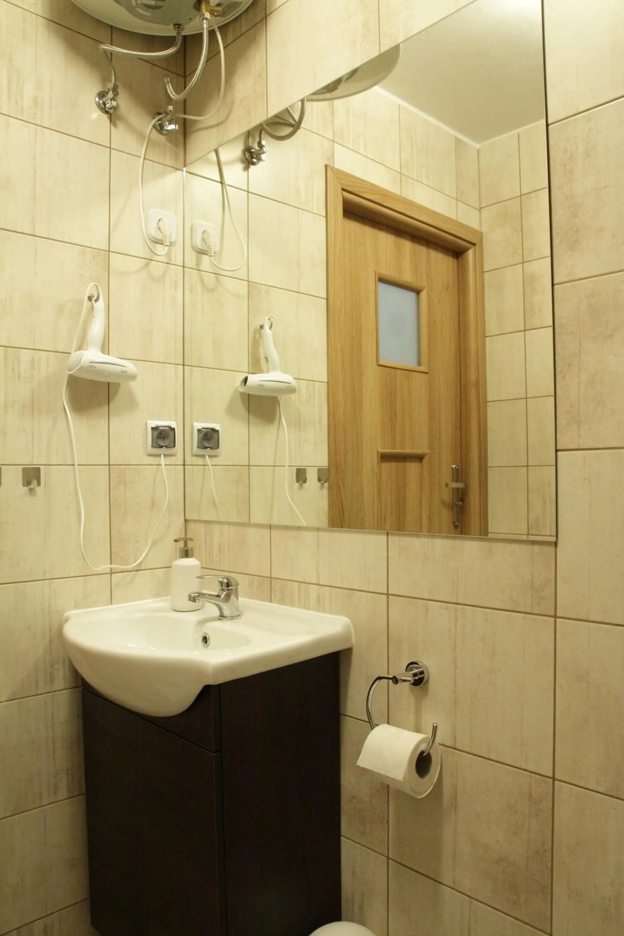 Shower in Rest- Pokoje z Łazienkami
