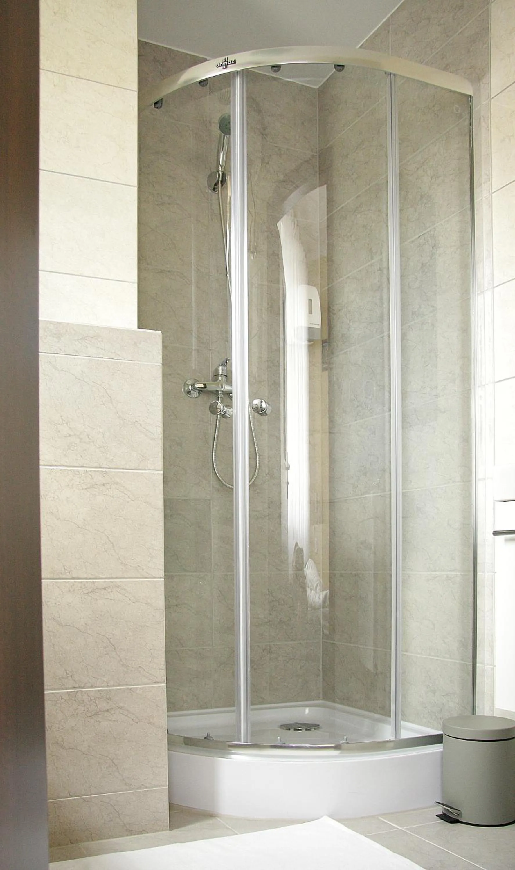 Shower in Rest- Pokoje z Łazienkami