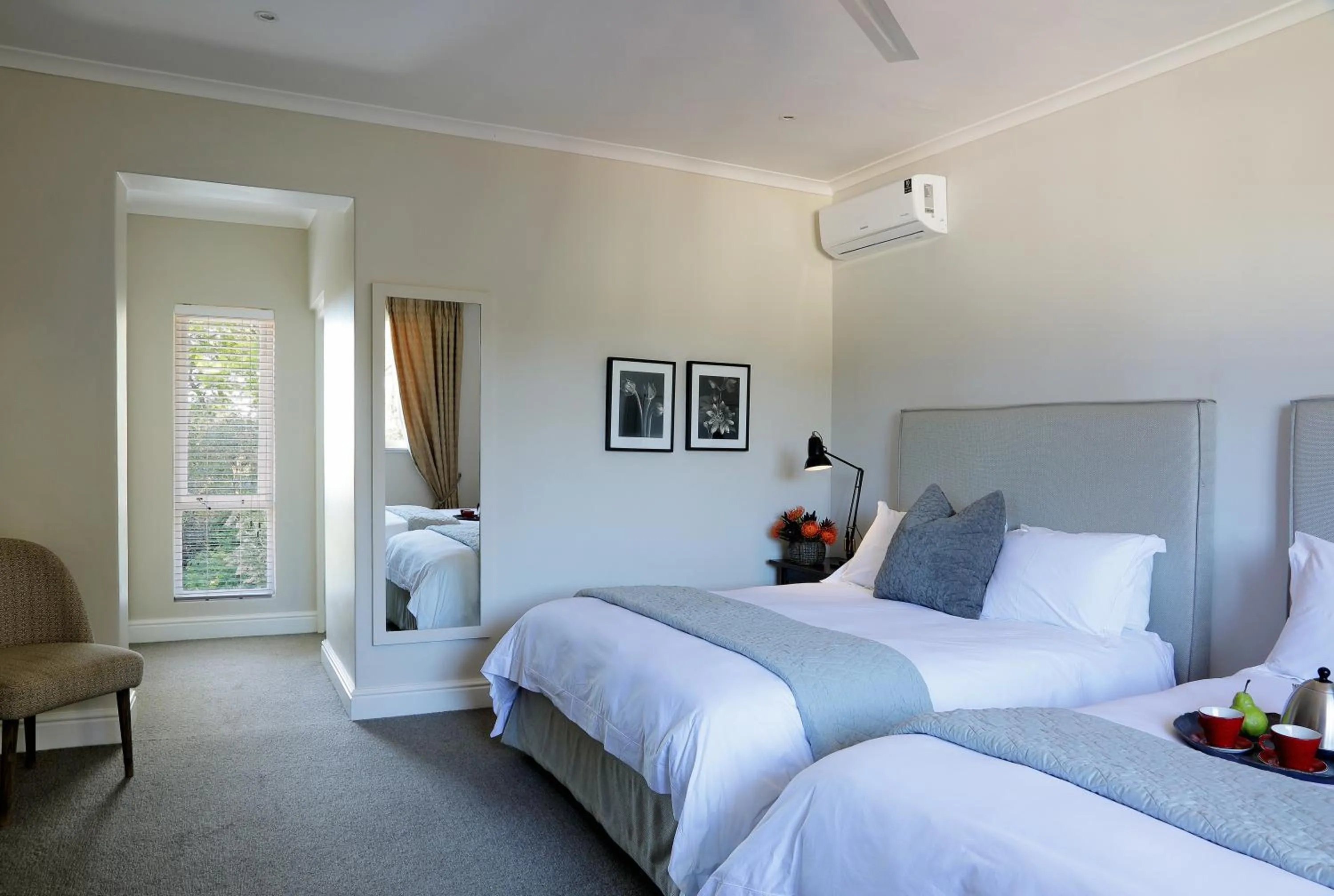 Bedroom, Bed in Sugarbird Manor