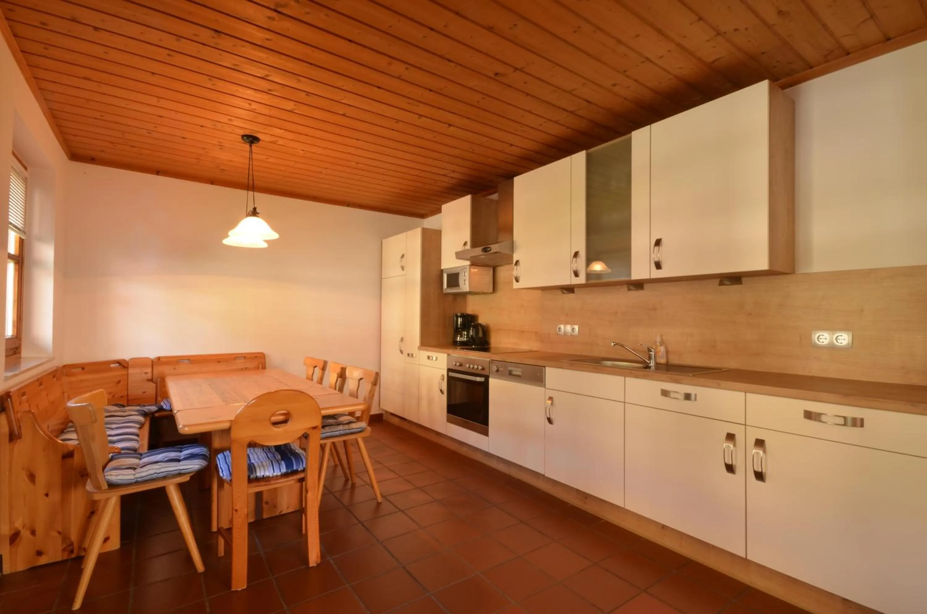 Ski-in Ski-out Chalet Kriekels - by Alpen Apartments