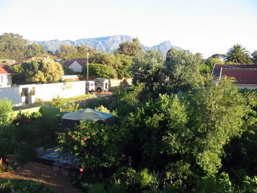 Mountain view in Ascot Gardens Self Catering