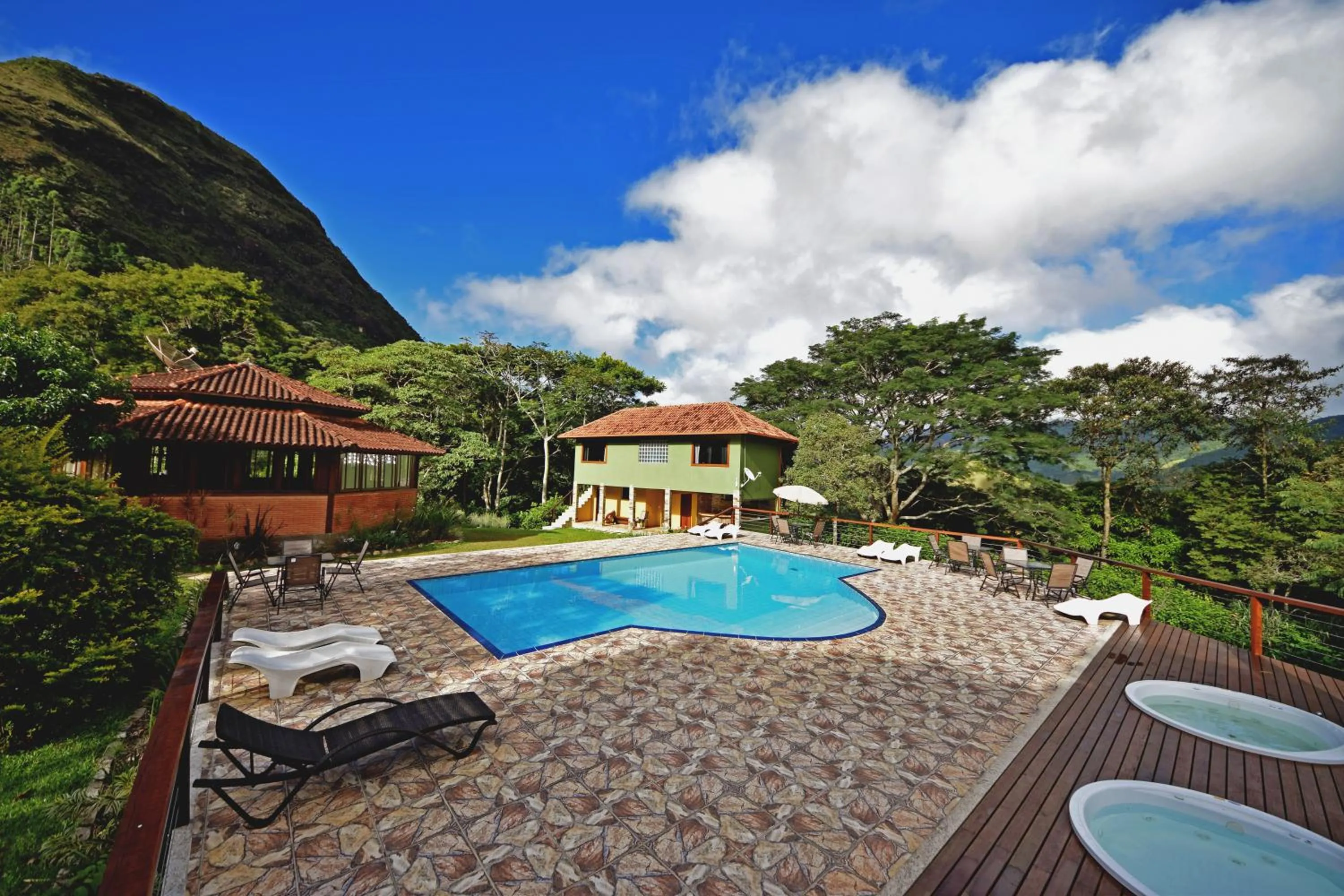 Pool view in Alta Colina Chalés