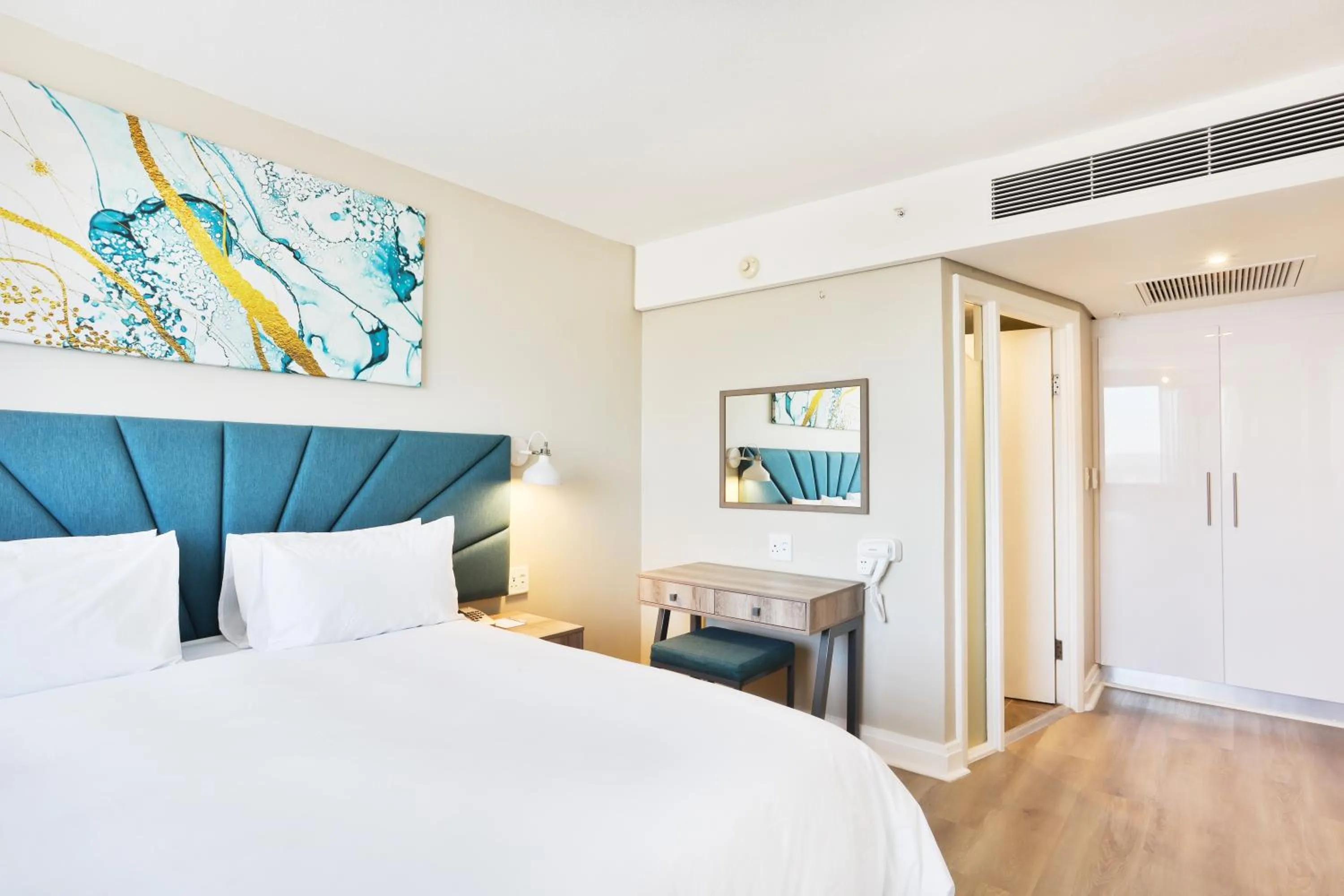 Photo of the whole room, Bed in RH Hotel & Apartments - Pretoria