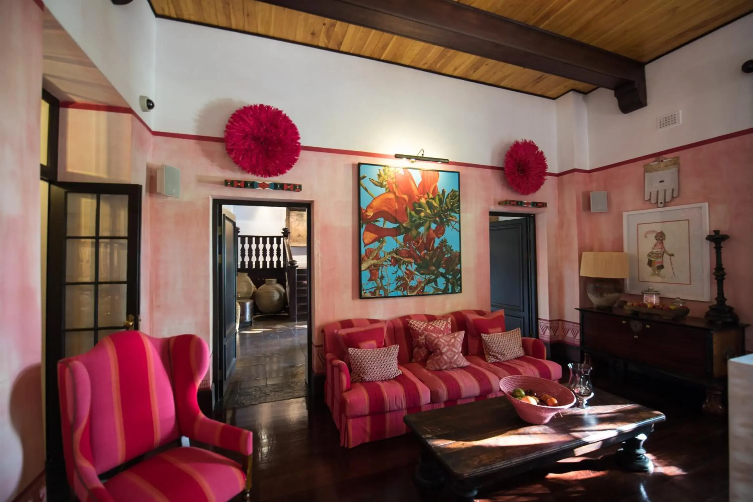 Lounge or bar in Hout Bay Manor Lounge or bar in Hout Bay Manor