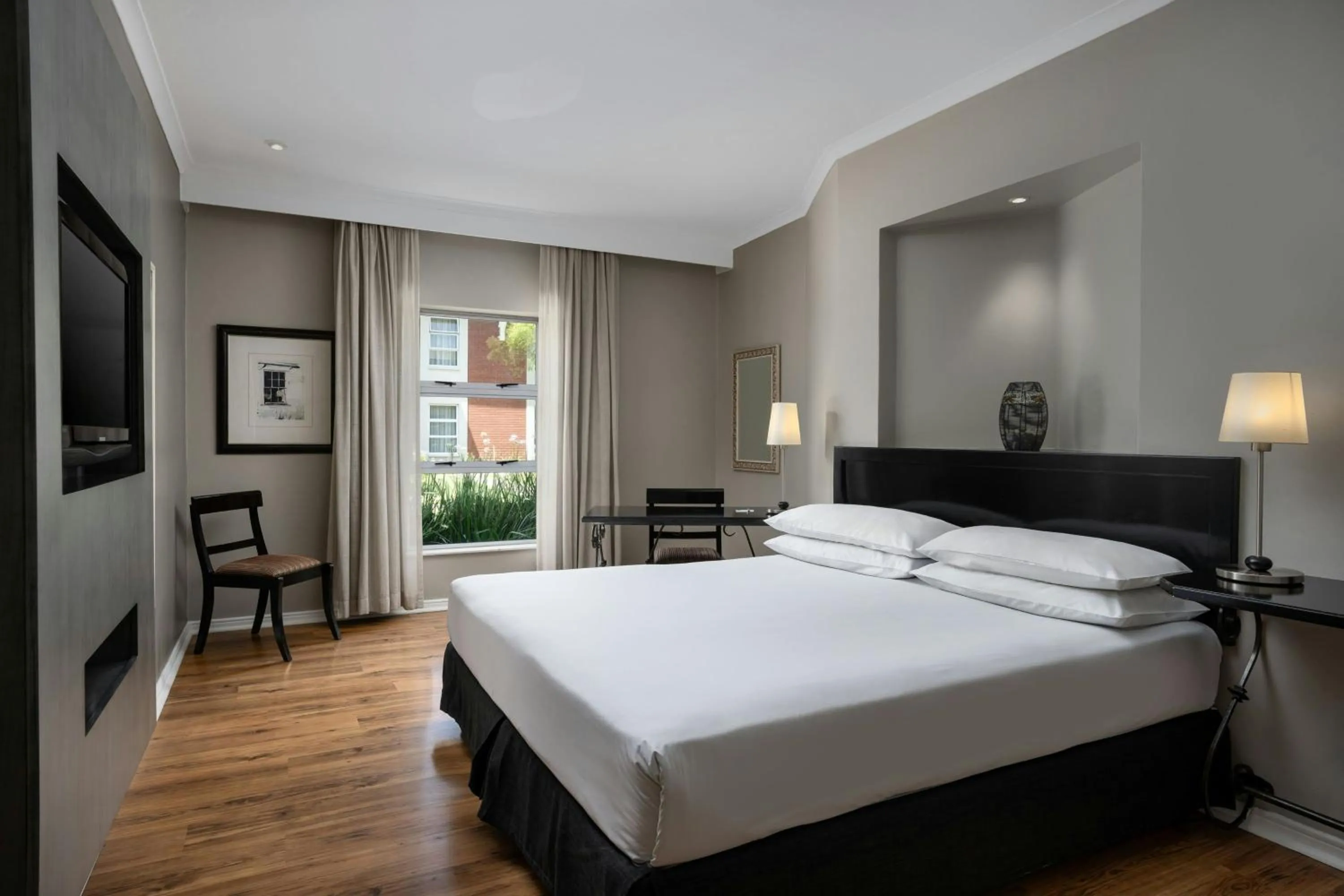 Photo of the whole room, Bed in Protea Hotel by Marriott Bloemfontein