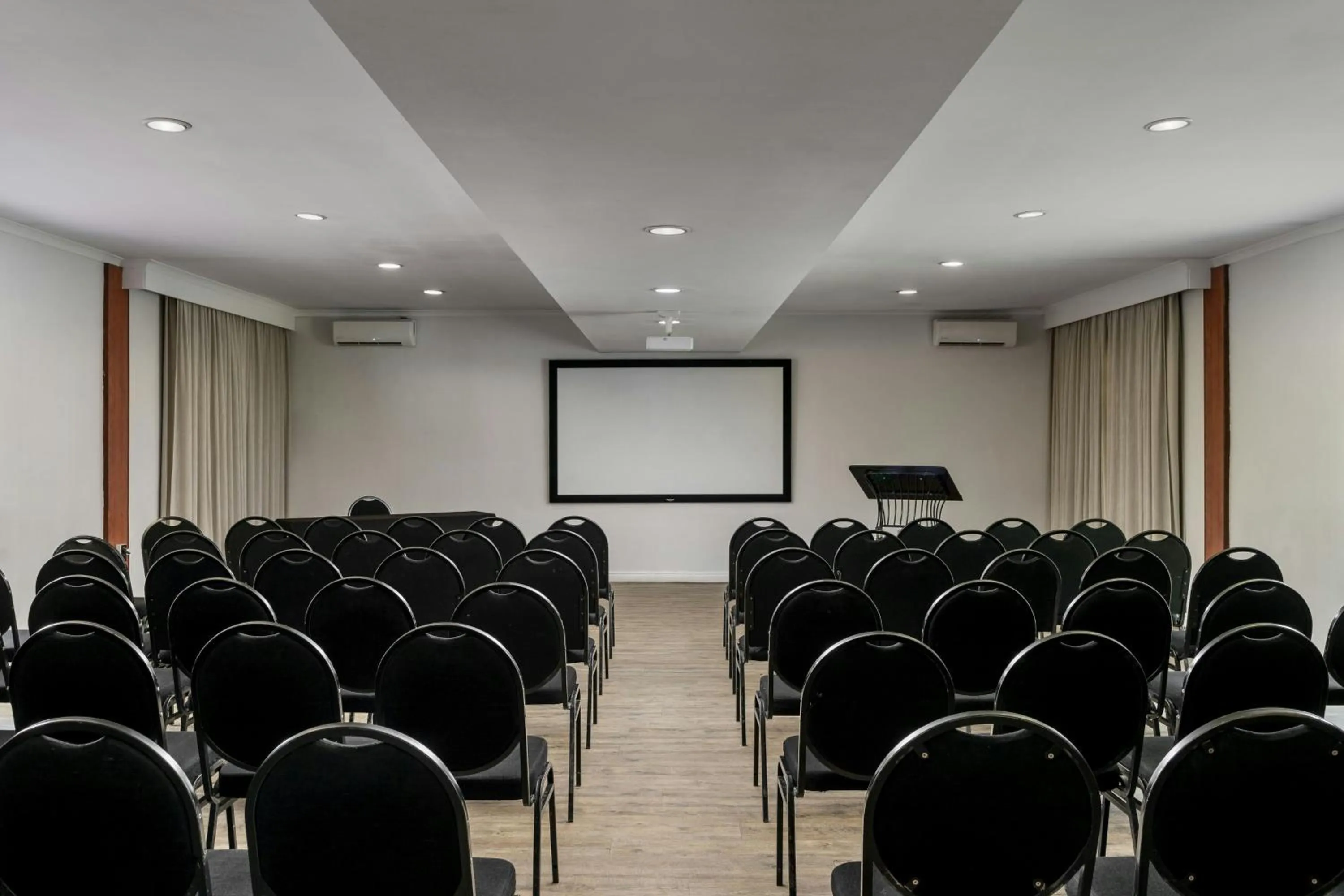 Meeting/conference room in Protea Hotel by Marriott Bloemfontein