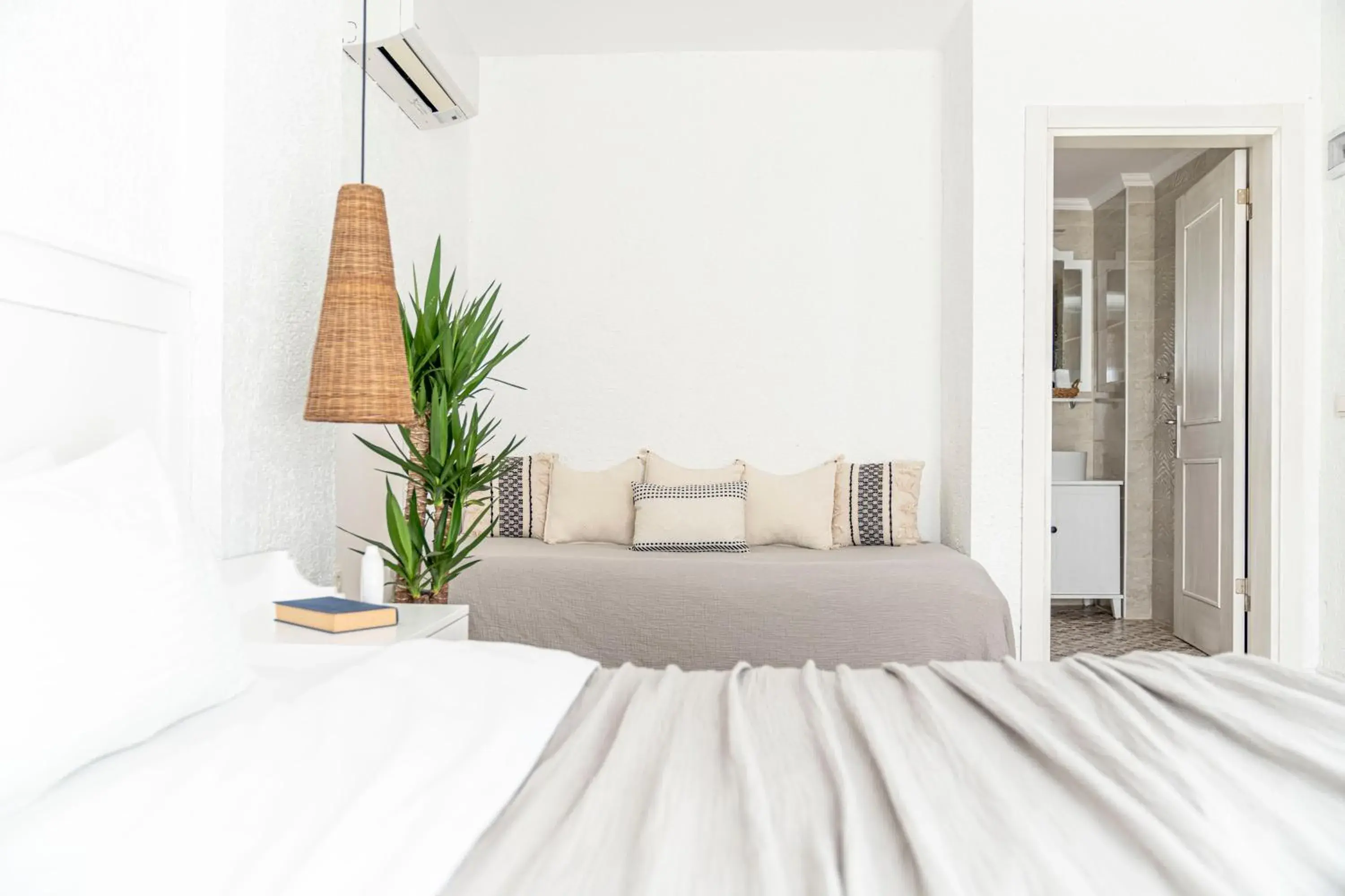 Large Room in Sandal Alaçatı - Adult Only Large Room in Sandal Alaçatı - Adult Only