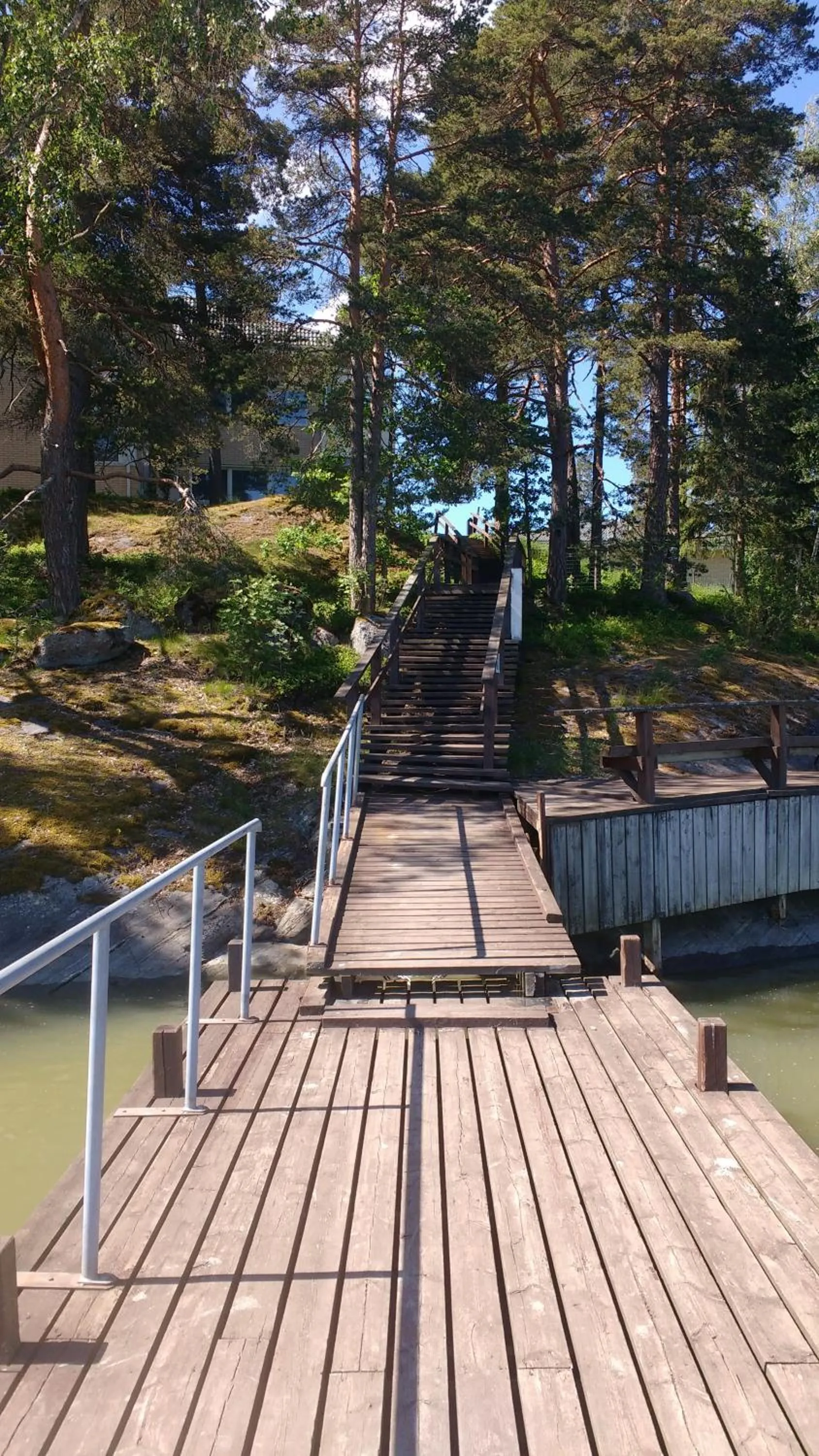 Area and facilities in Meri-Karina