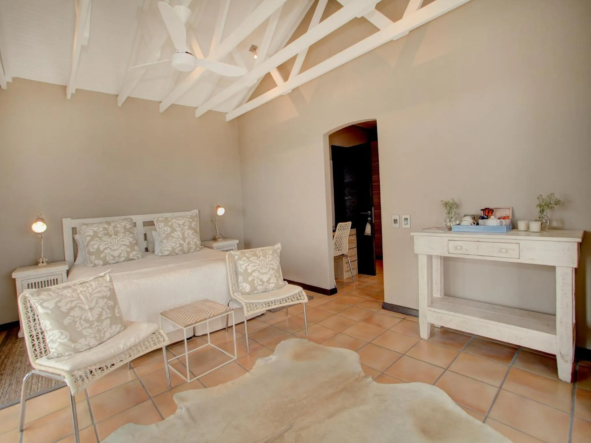 Bed in Abalone Guest Lodge