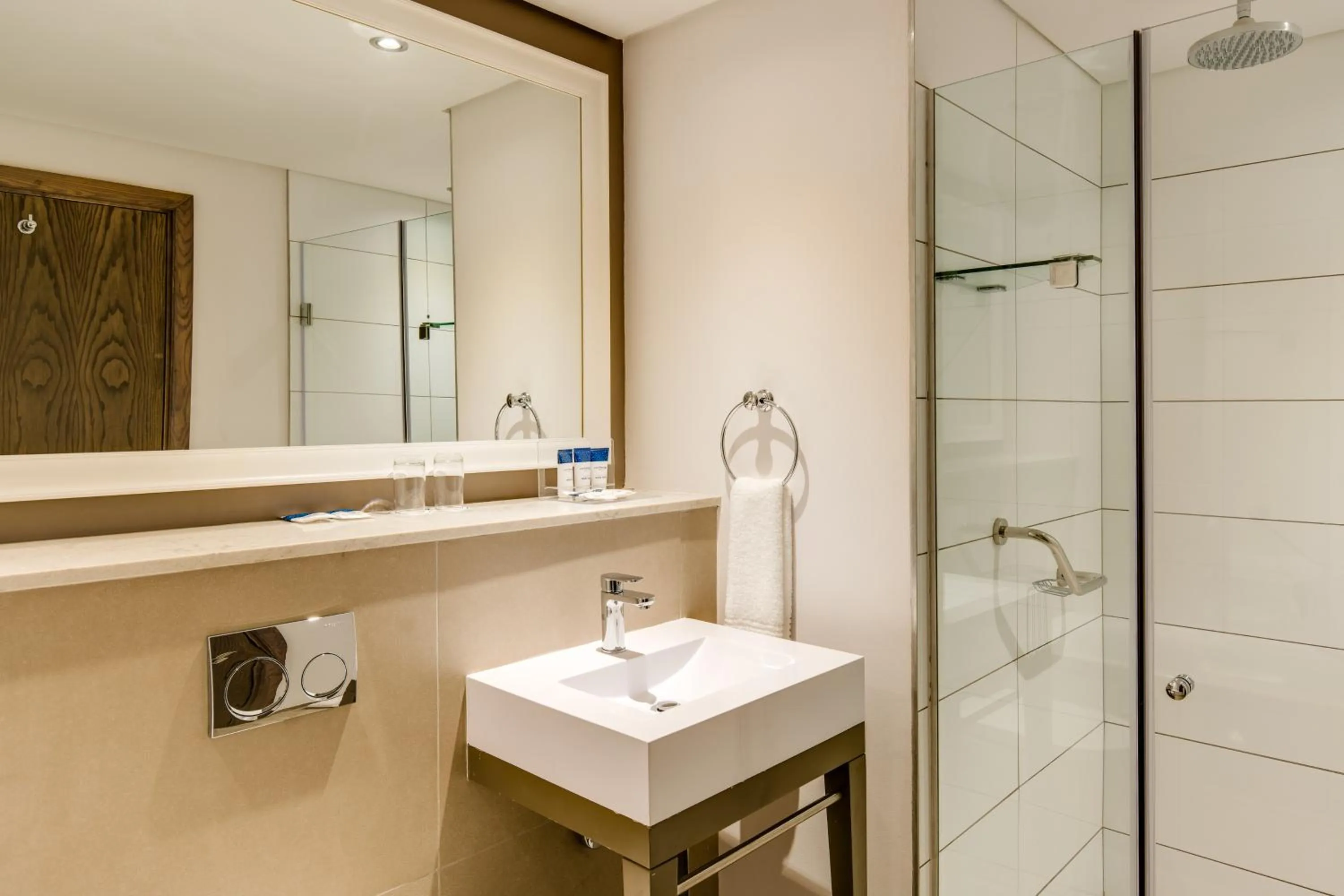 Shower in Protea Hotel by Marriott Durban Umhlanga