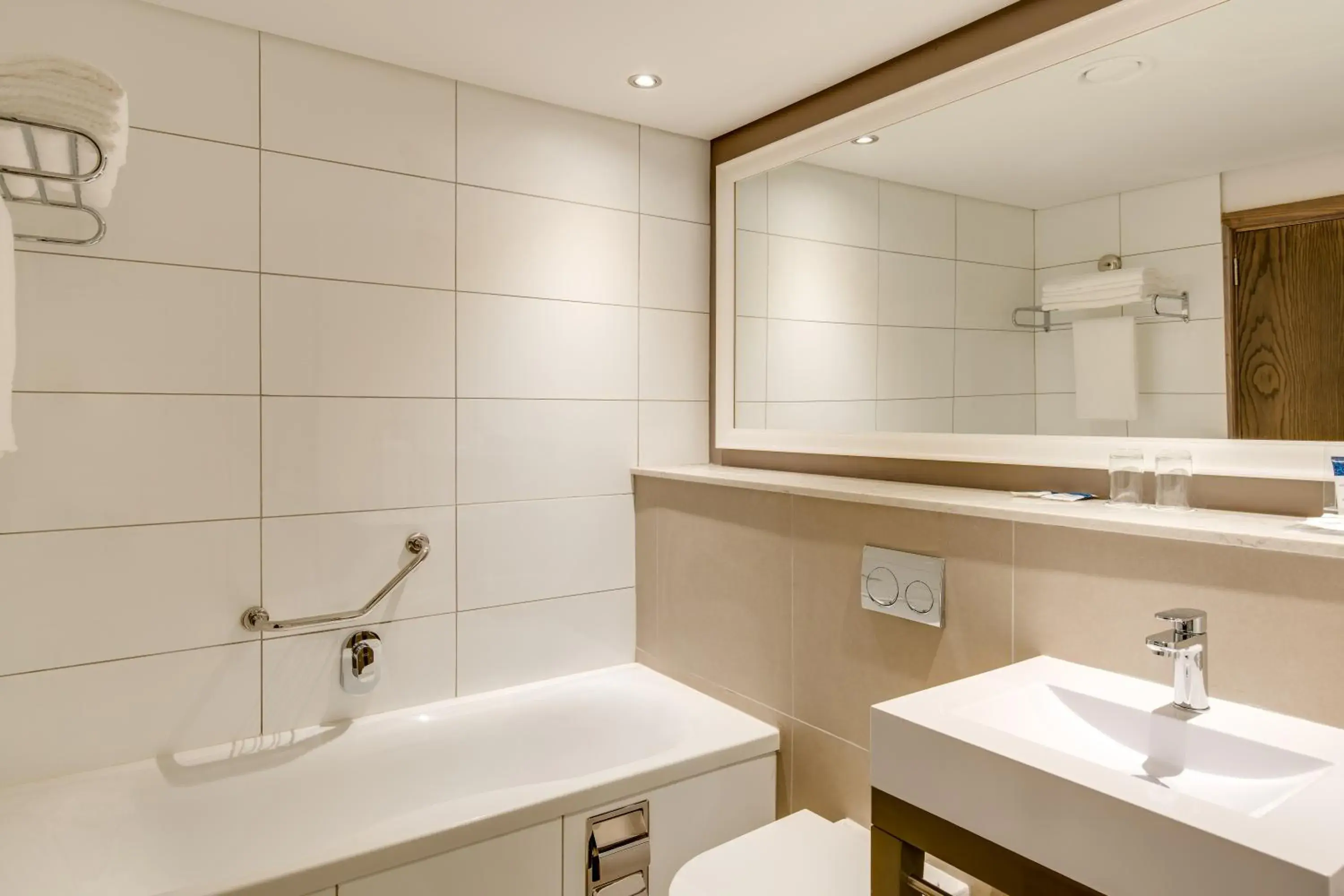 Queen Room with Two Queen Beds in Protea Hotel by Marriott Durban Umhlanga Queen Room with Two Queen Beds in Protea Hotel by Marriott Durban Umhlanga