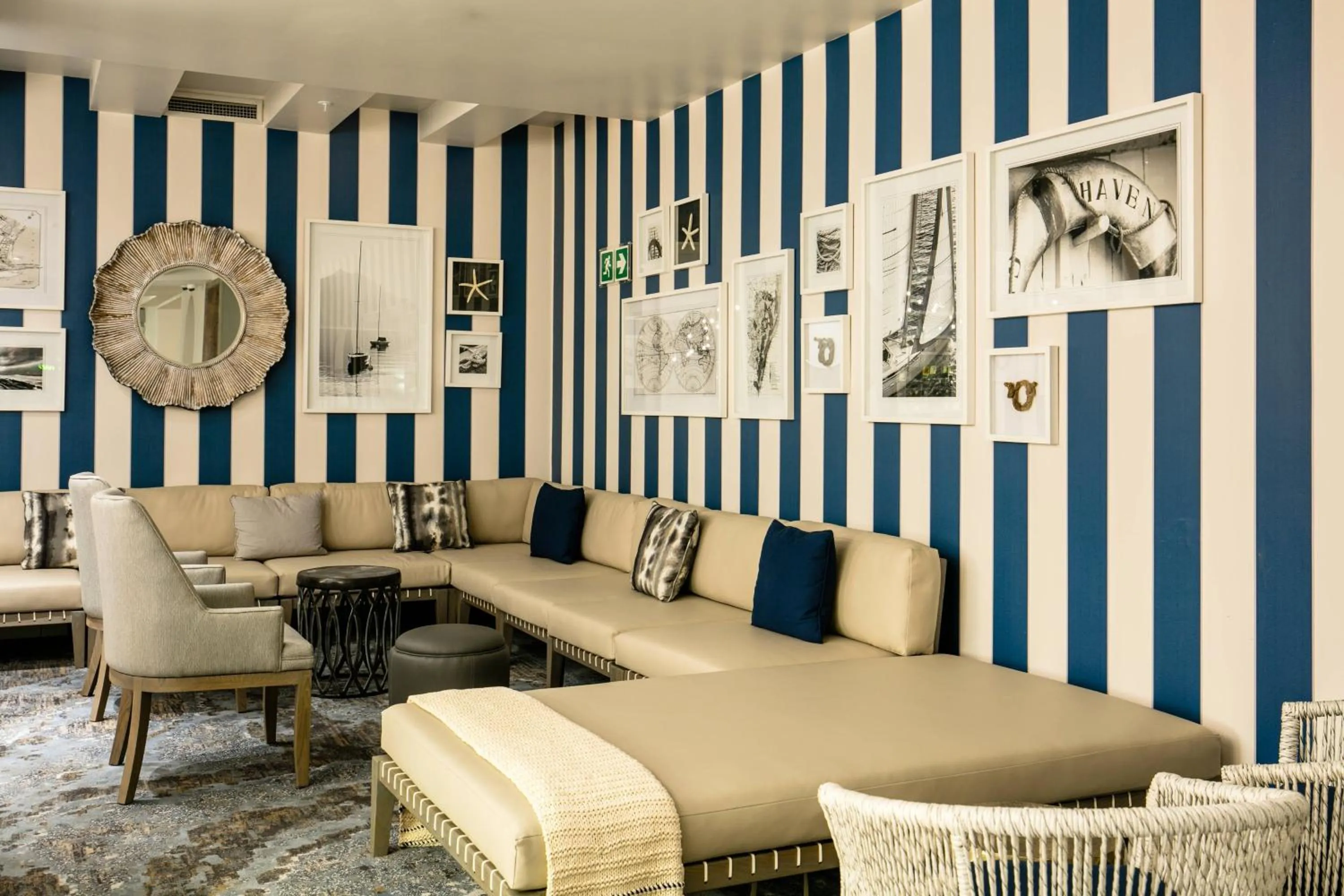 Lobby or reception in Protea Hotel by Marriott Durban Umhlanga