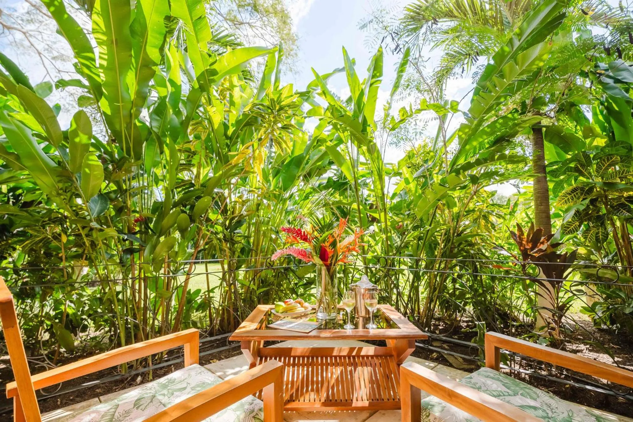 Inner courtyard view in Papagayo Golden Palms Beachfront Hotel