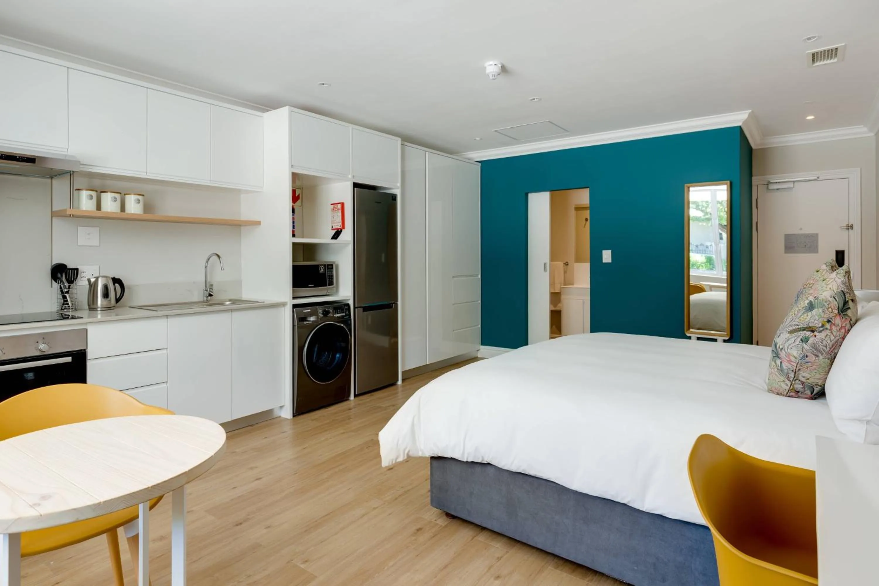 Photo of the whole room, Bed in Protea Hotel by Marriott Franschhoek