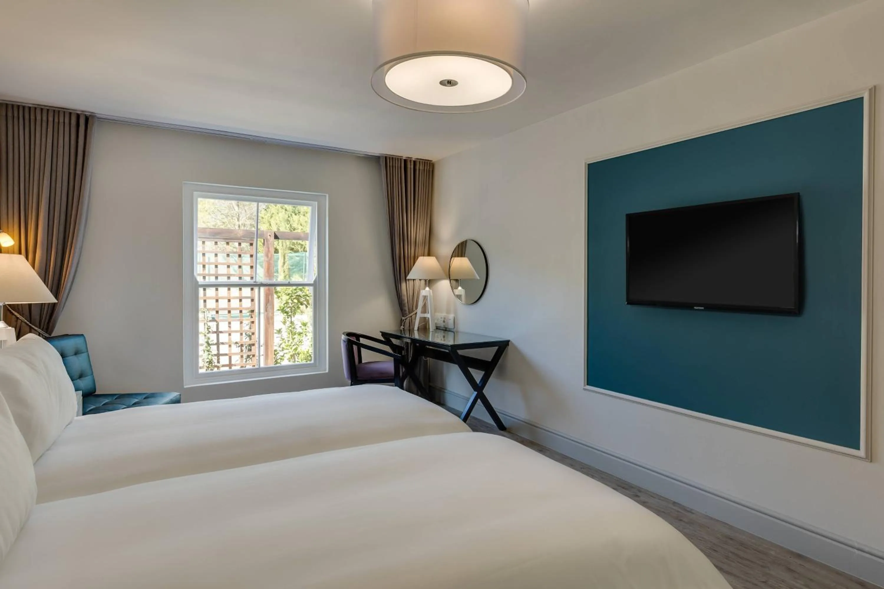 Photo of the whole room, Bed in Protea Hotel by Marriott Franschhoek